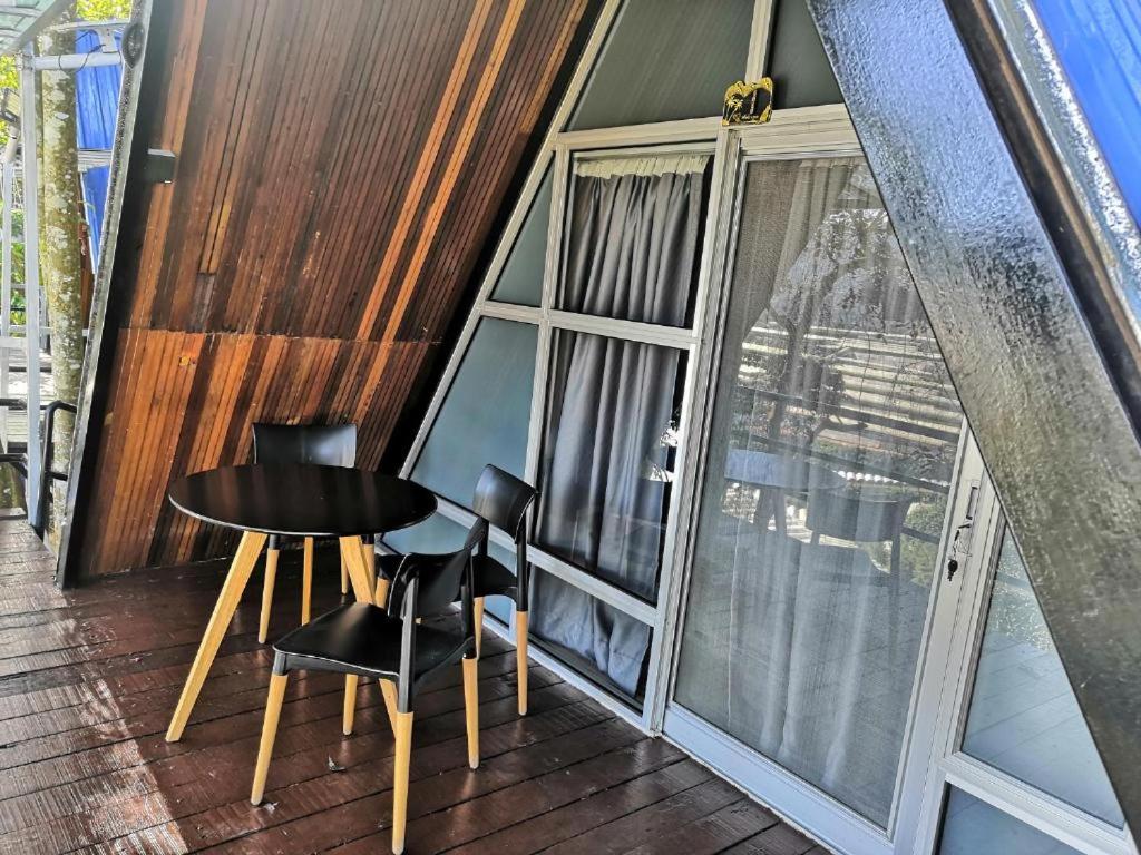 Orkid Chalet Ringlet