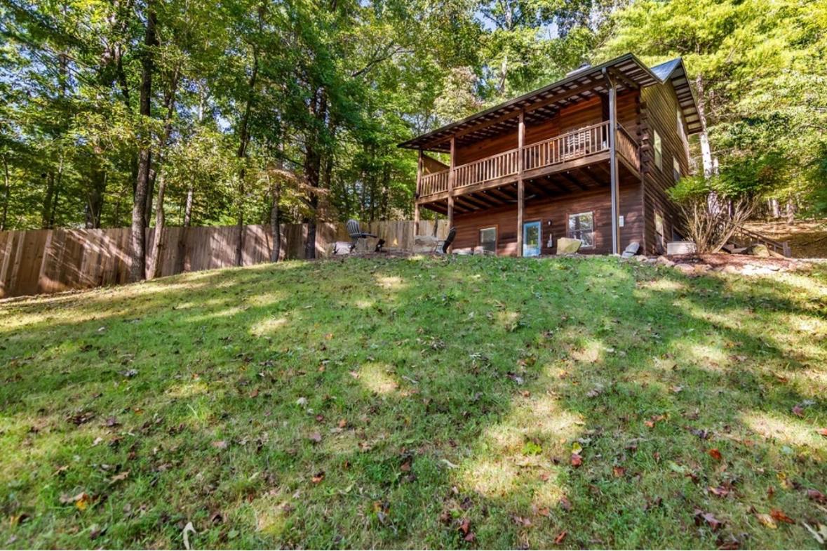 Mountain View, hot tub, fire pit, game room view 3