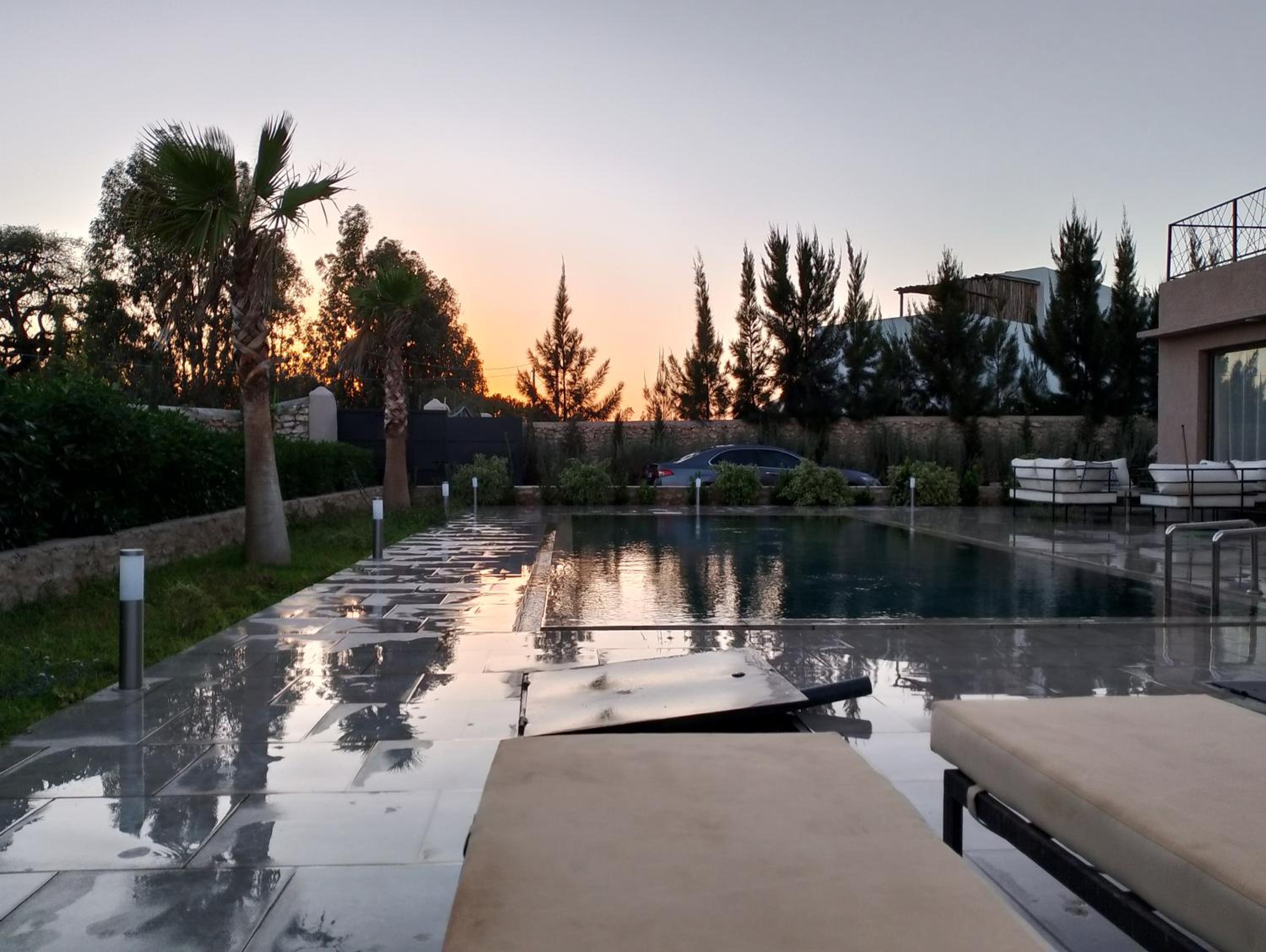 Villa Moderne avec Piscine Privée et Jardin view 5