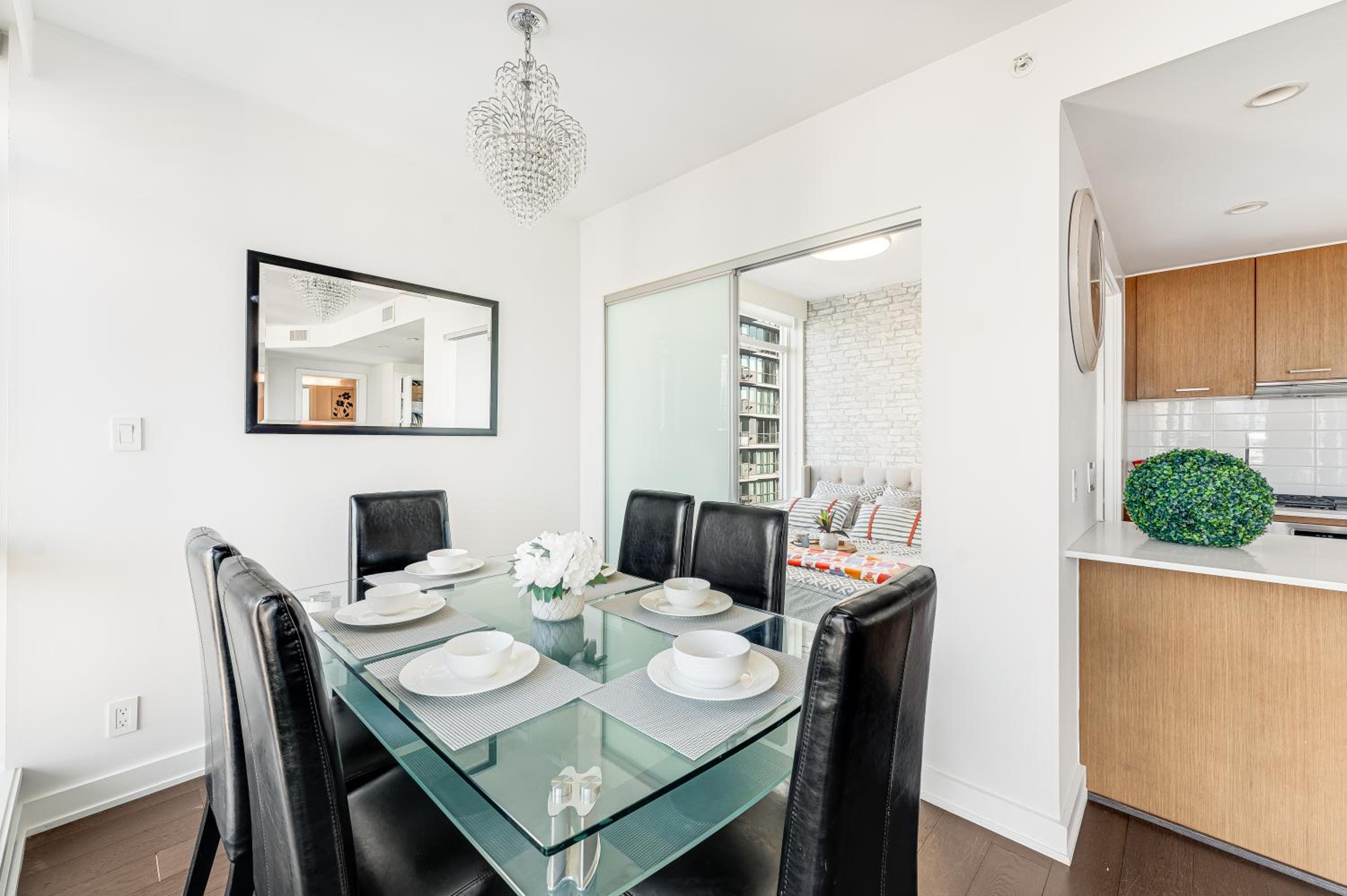 Prime Waterfront Living 2 Bedroom Apartment with Breathtaking City Views