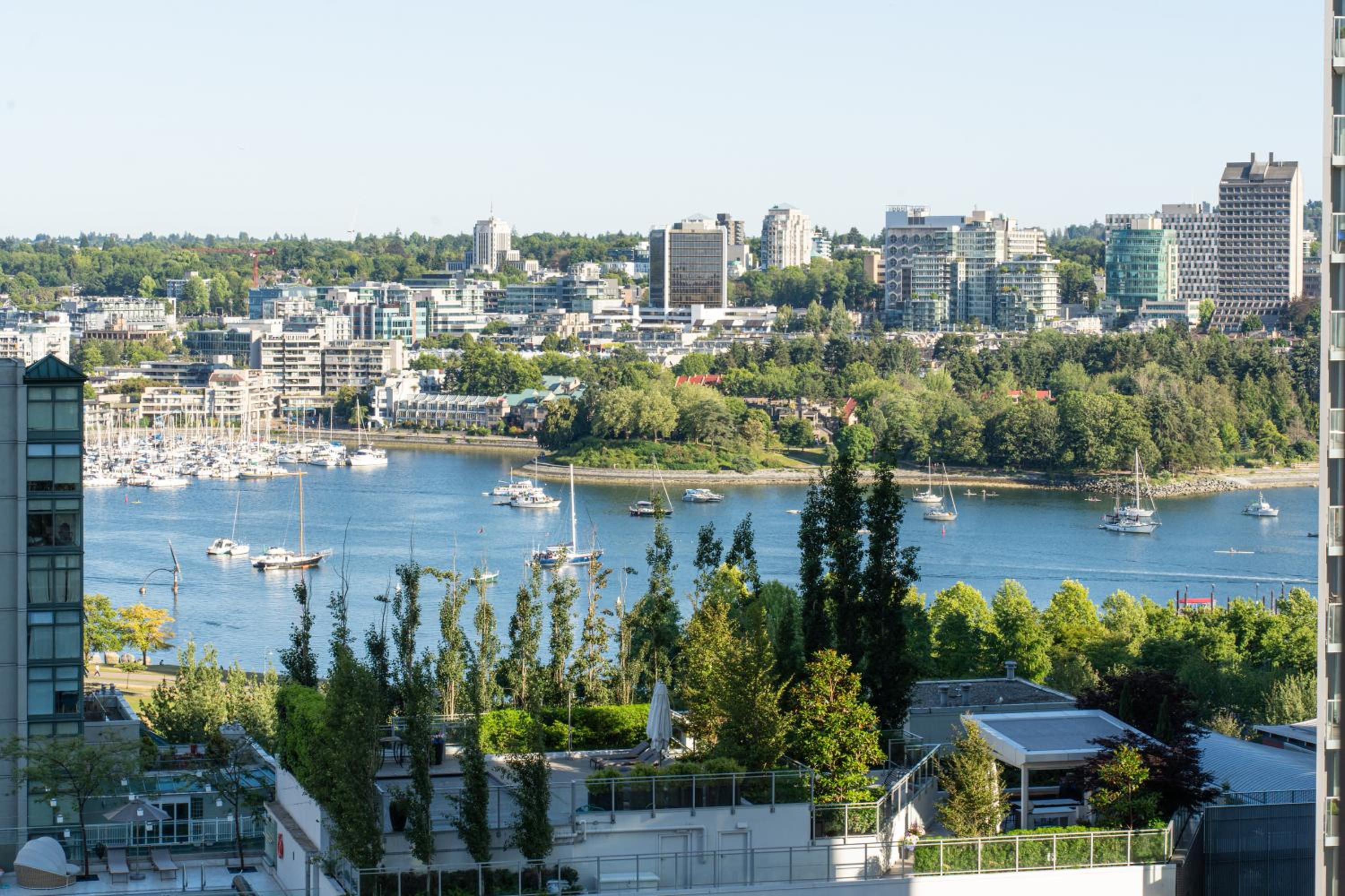 Prime Waterfront Living 2 Bedroom Apartment with Breathtaking City Views