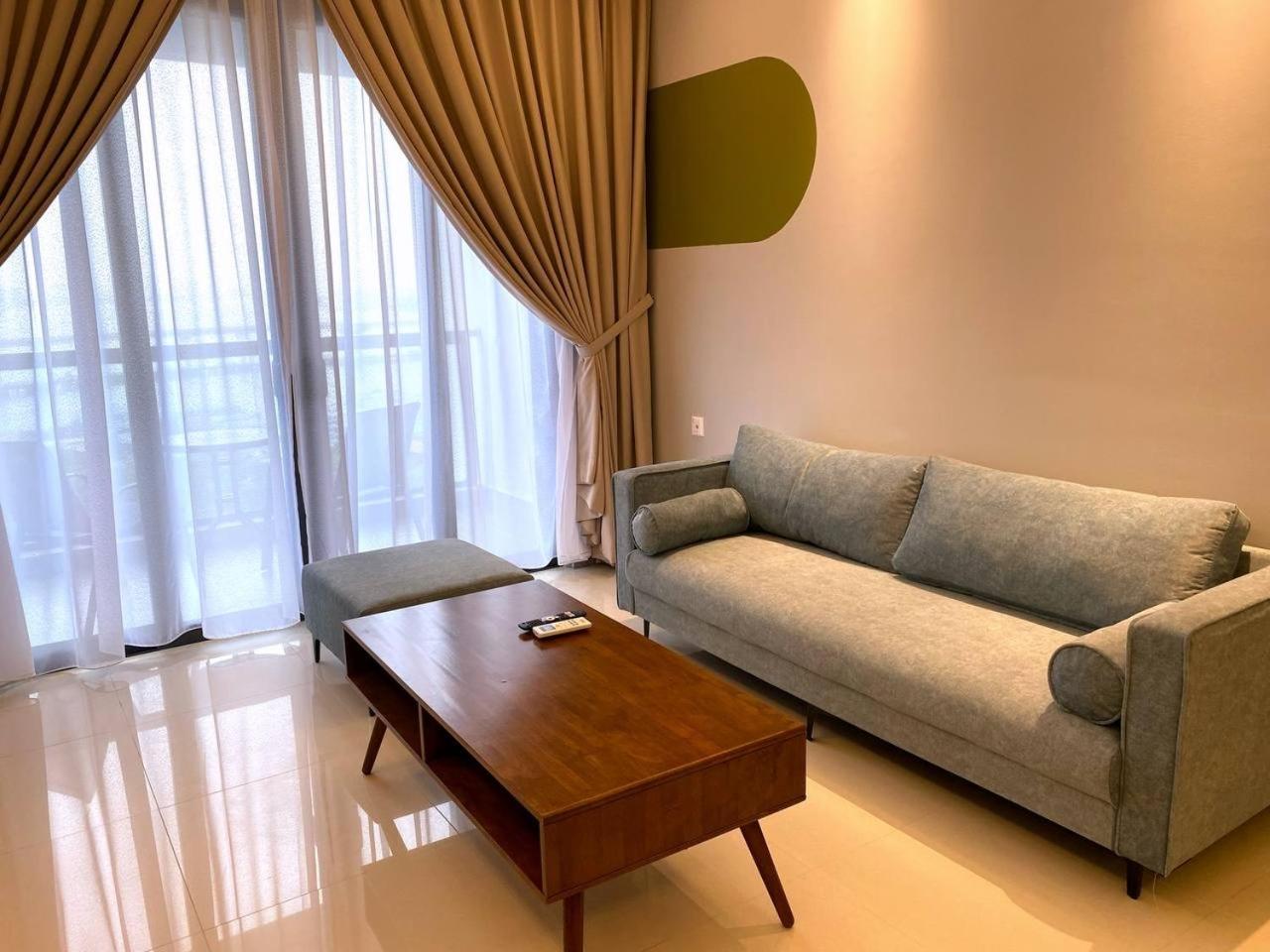 R&F Princess Cove JB Apartment Suites By SC Homestay