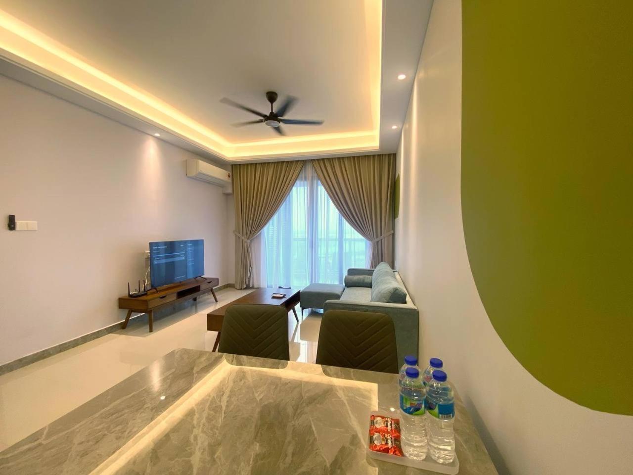R&F Princess Cove JB Apartment Suites By SC Homestay