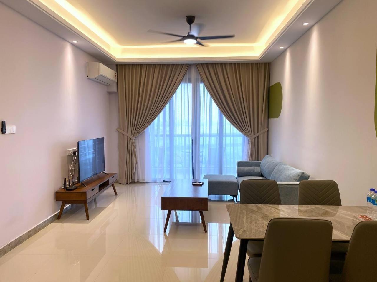 R&F Princess Cove JB Apartment Suites By SC Homestay