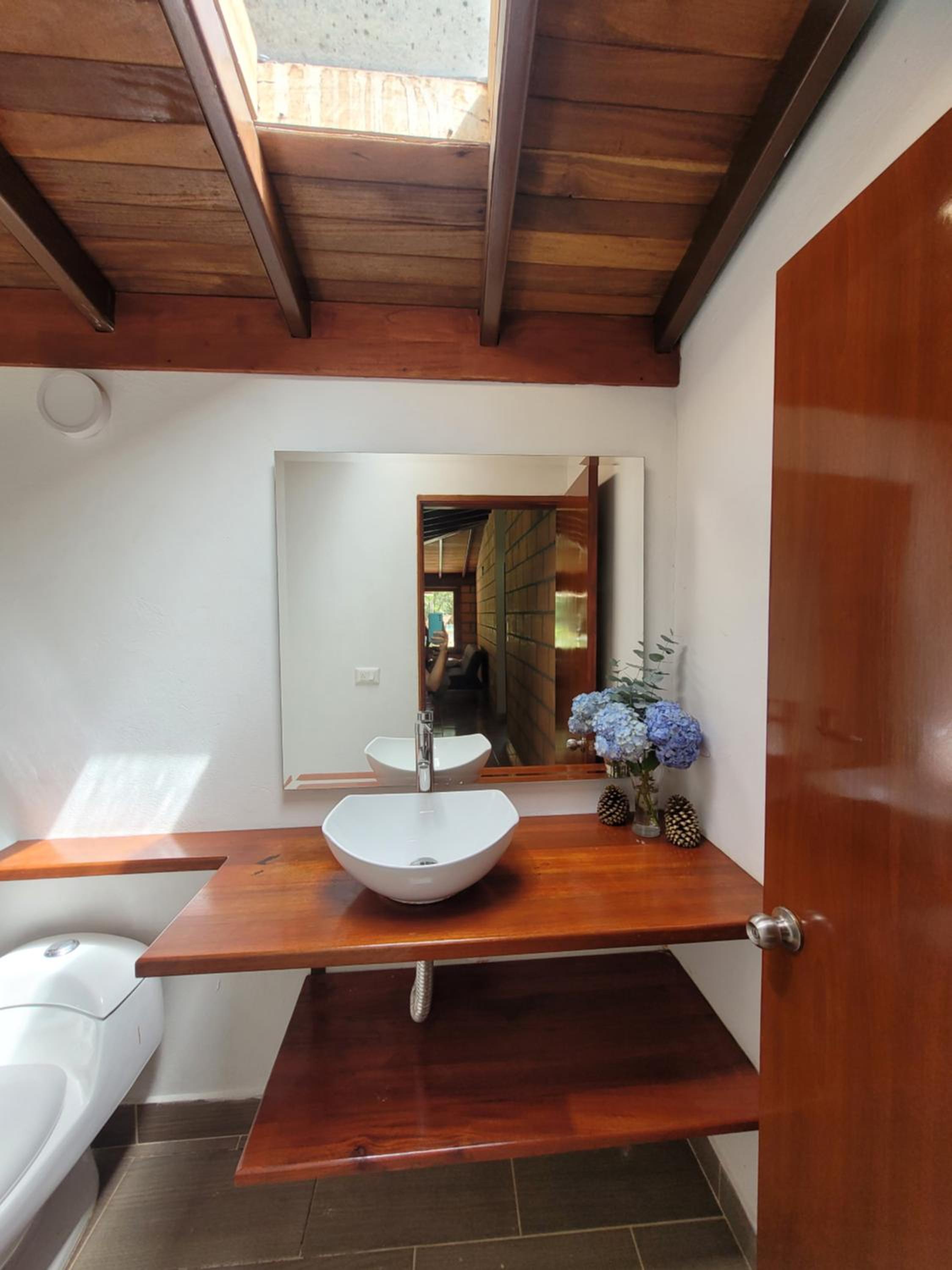 La Pascana Ecolodge frente al parque Arví Entorno natural excepcional, reserva natural, áreas protegidas, conexión con la naturaleza y avistamiento de aves