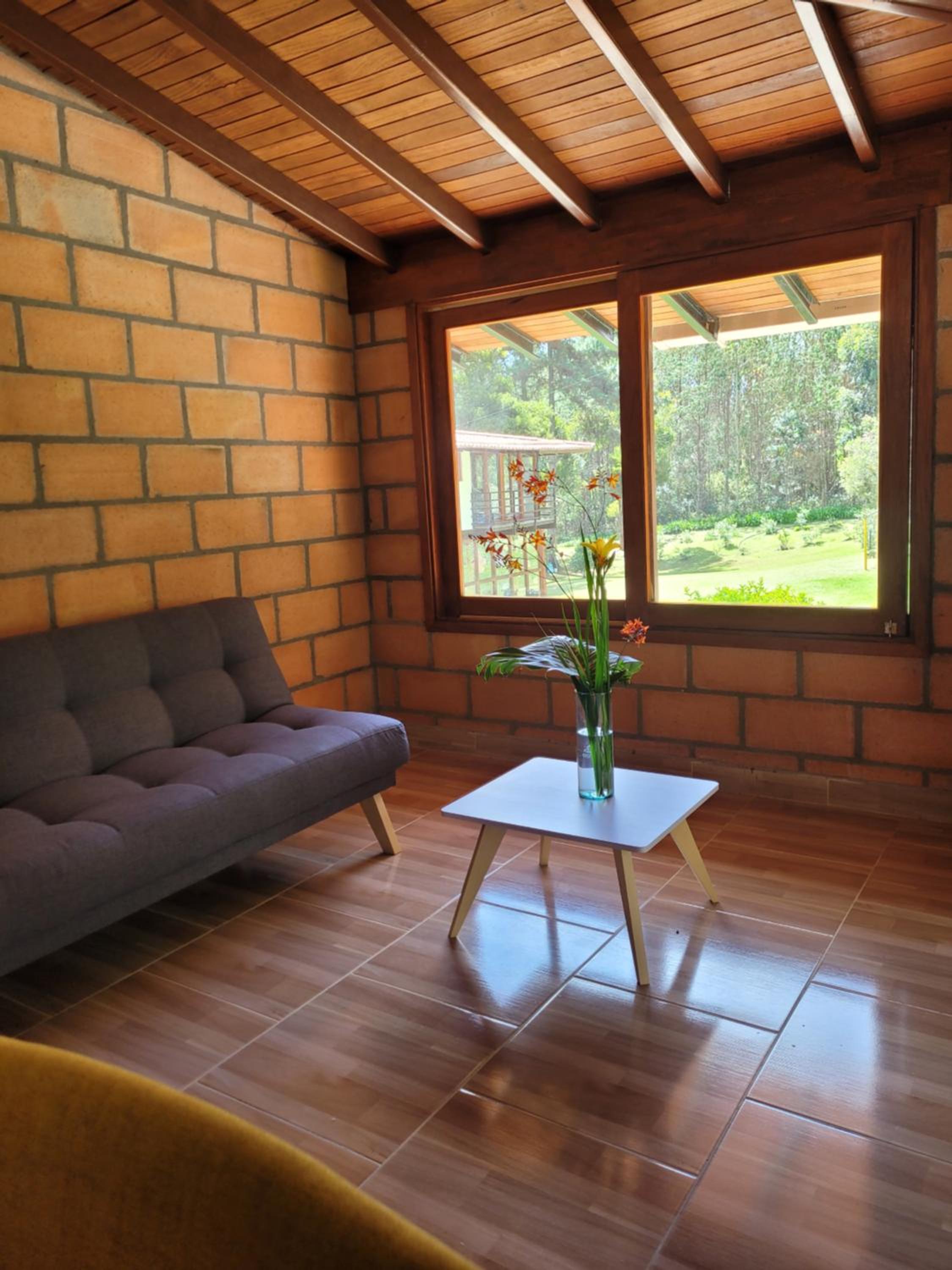La Pascana Ecolodge frente al parque Arví Entorno natural excepcional, reserva natural, áreas protegidas, conexión con la naturaleza y avistamiento de aves