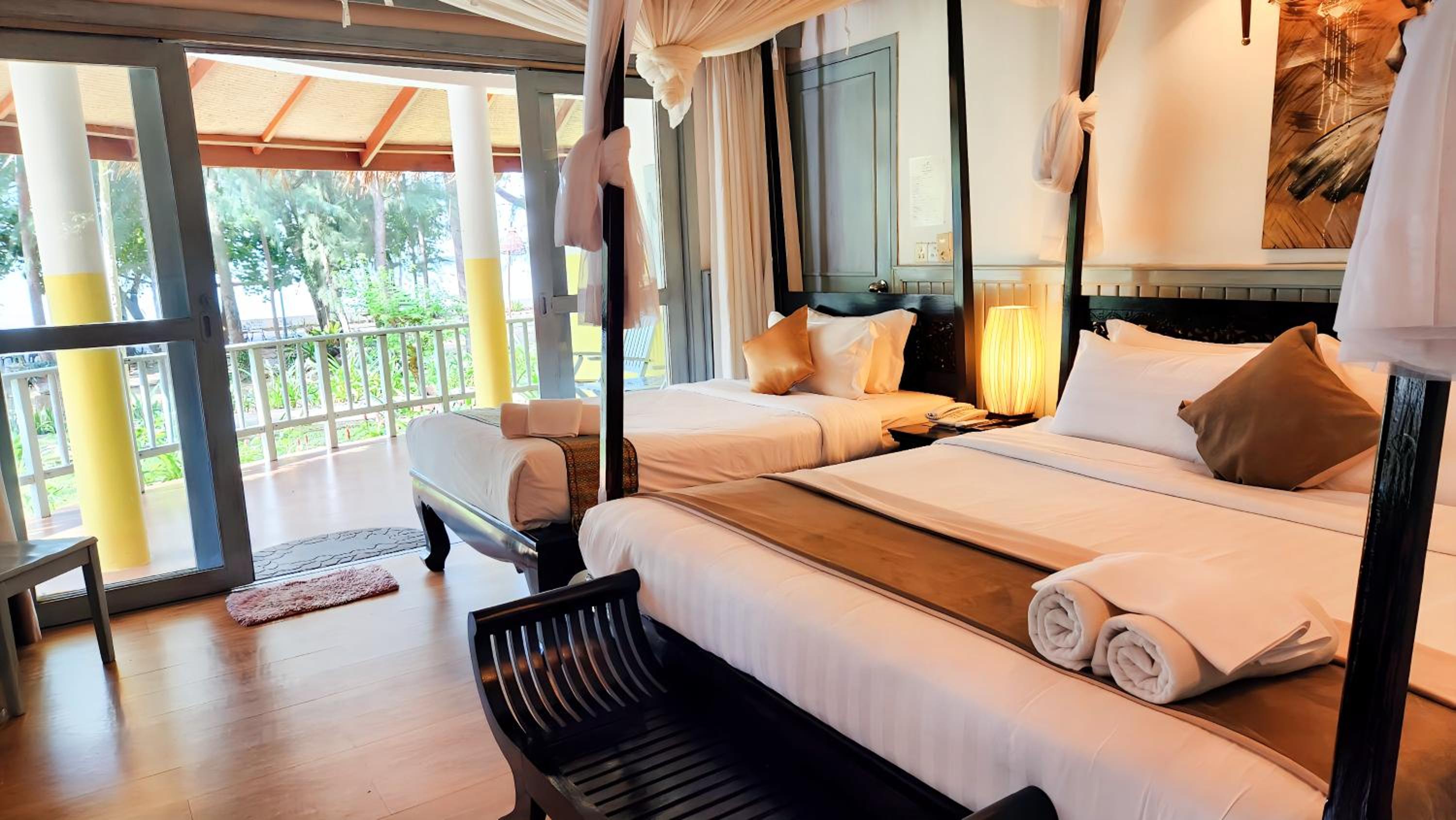 Nataya Round House Coral Bay Resort