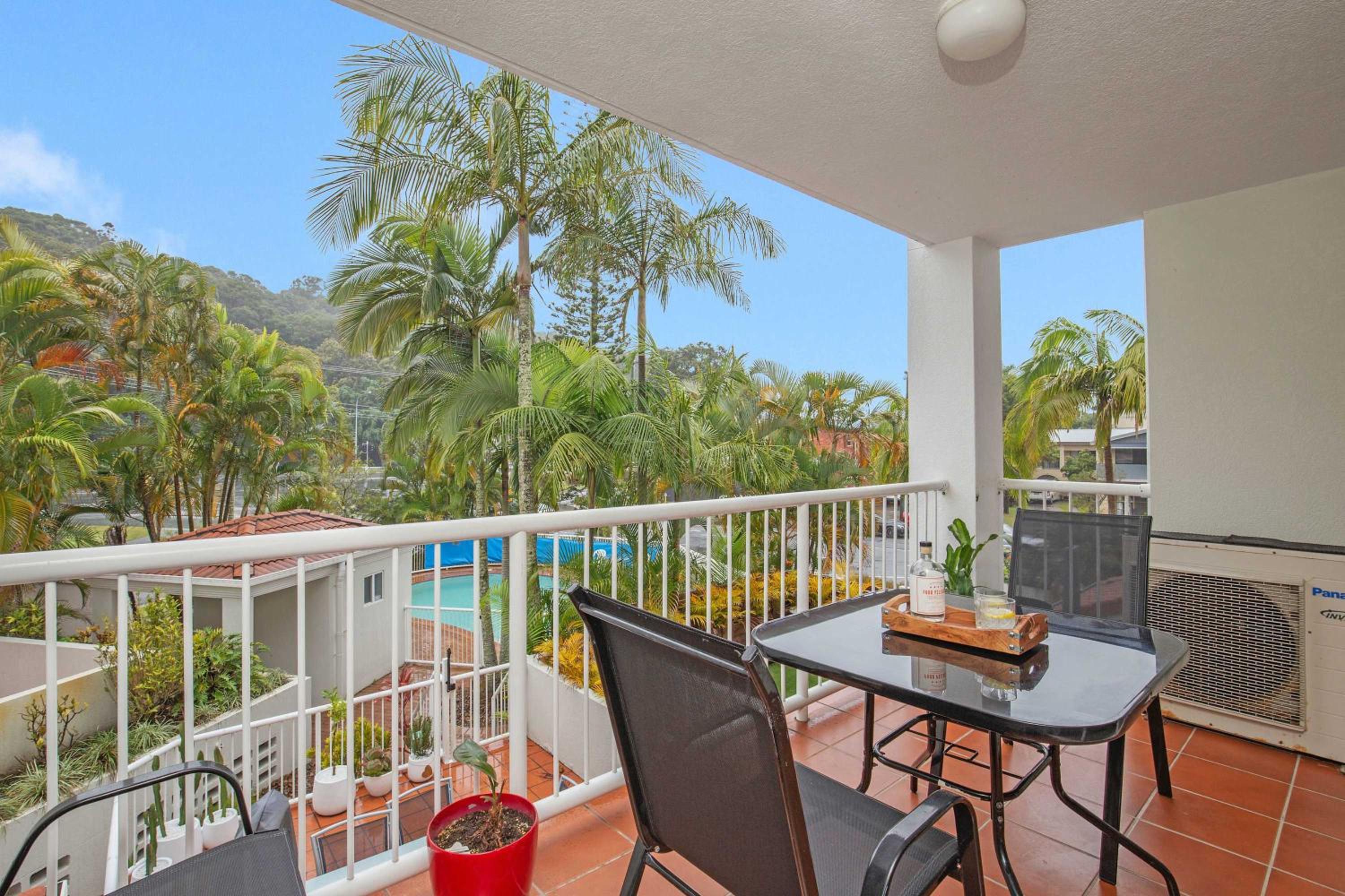 Burleigh Heads Koala Park Pool & Parking