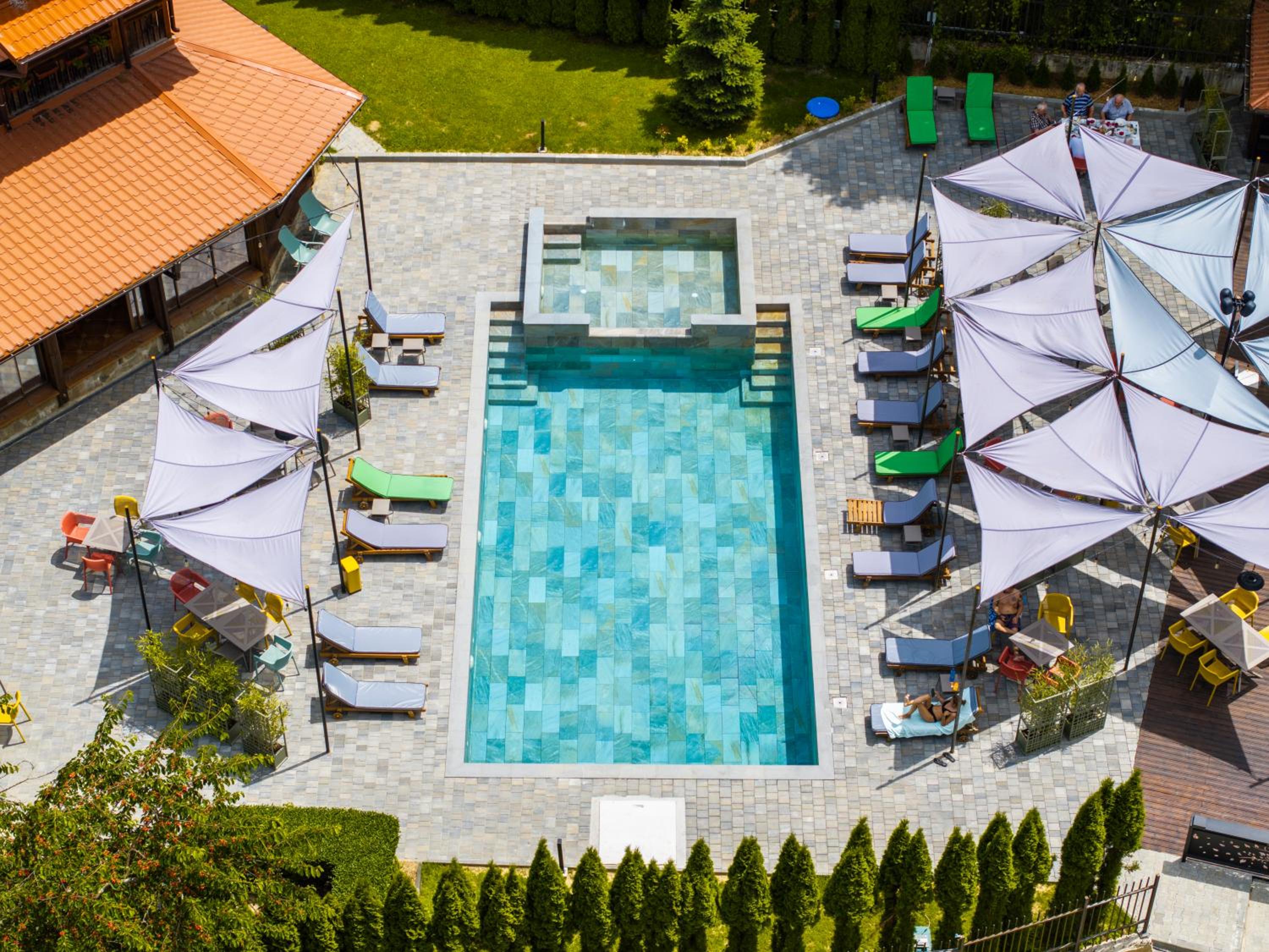 Valevtsi Mount Lodge - 365 days hot outdoor pool -