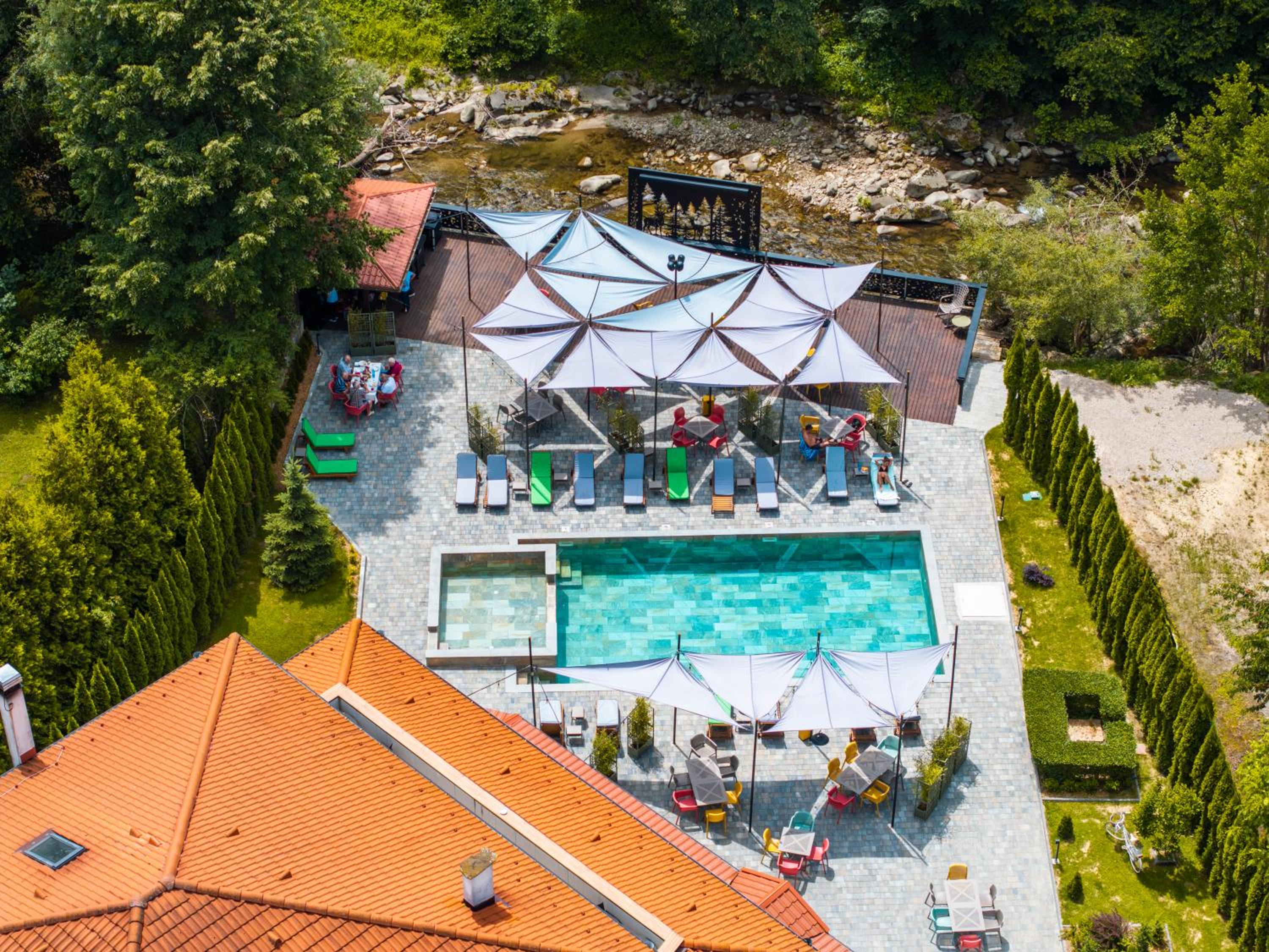 Valevtsi Mount Lodge - 365 days hot outdoor pool -
