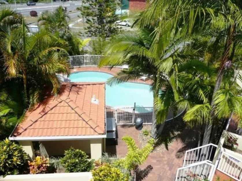Burleigh Heads Koala Park Pool & Parking