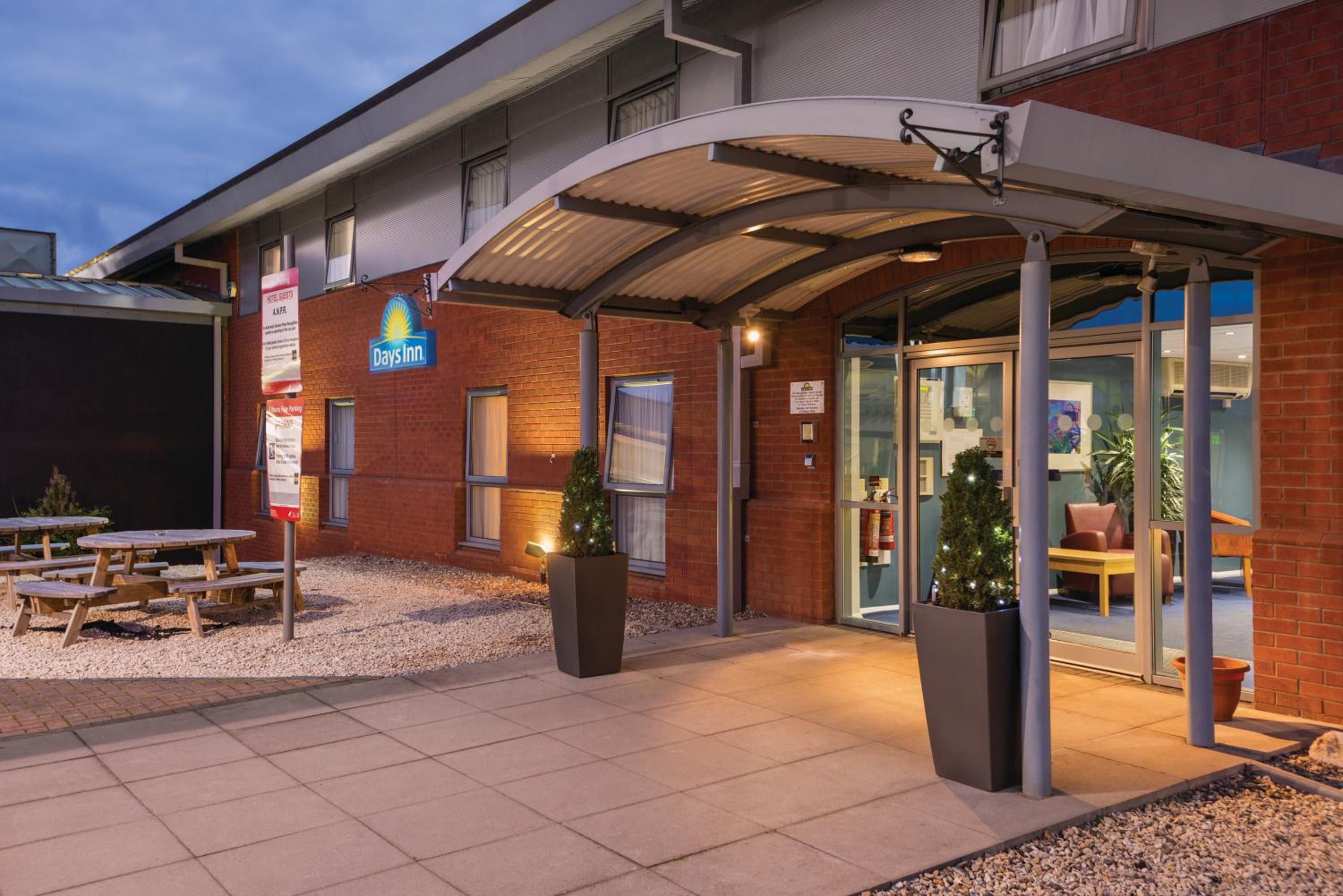 Hotel Days Inn by Wyndham Telford Ironbridge - Image 1