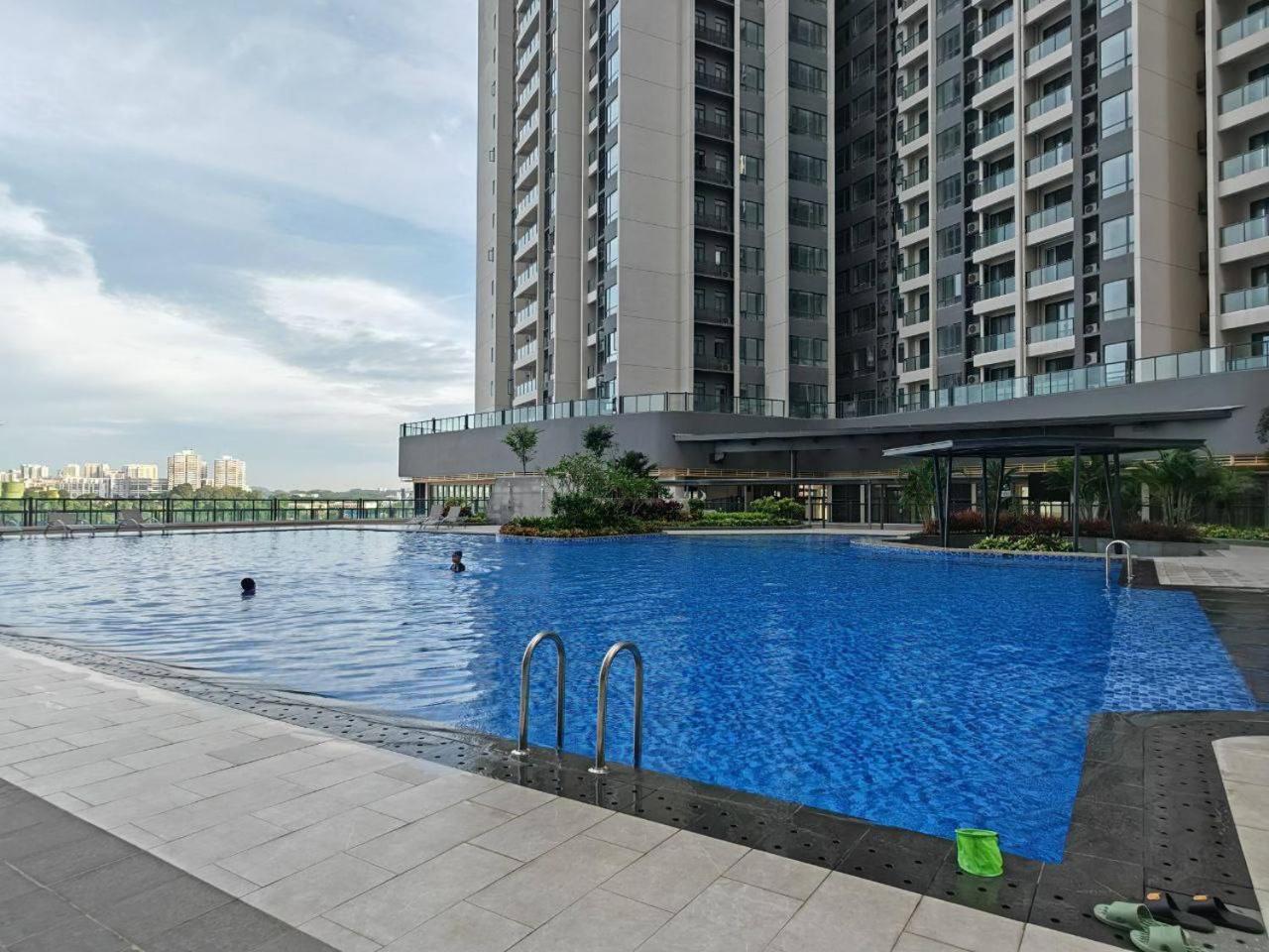 R&F Princess Cove JB Apartment Suites By SC Homestay