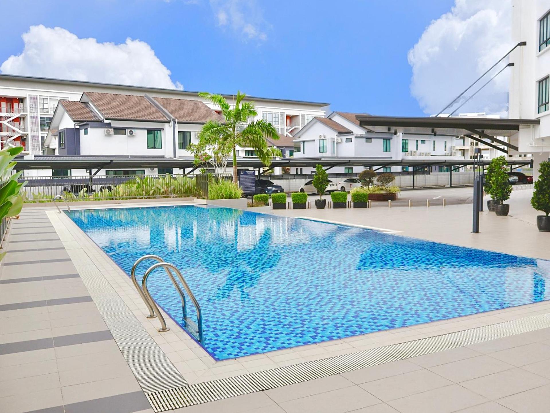 Gem Suites Apartment