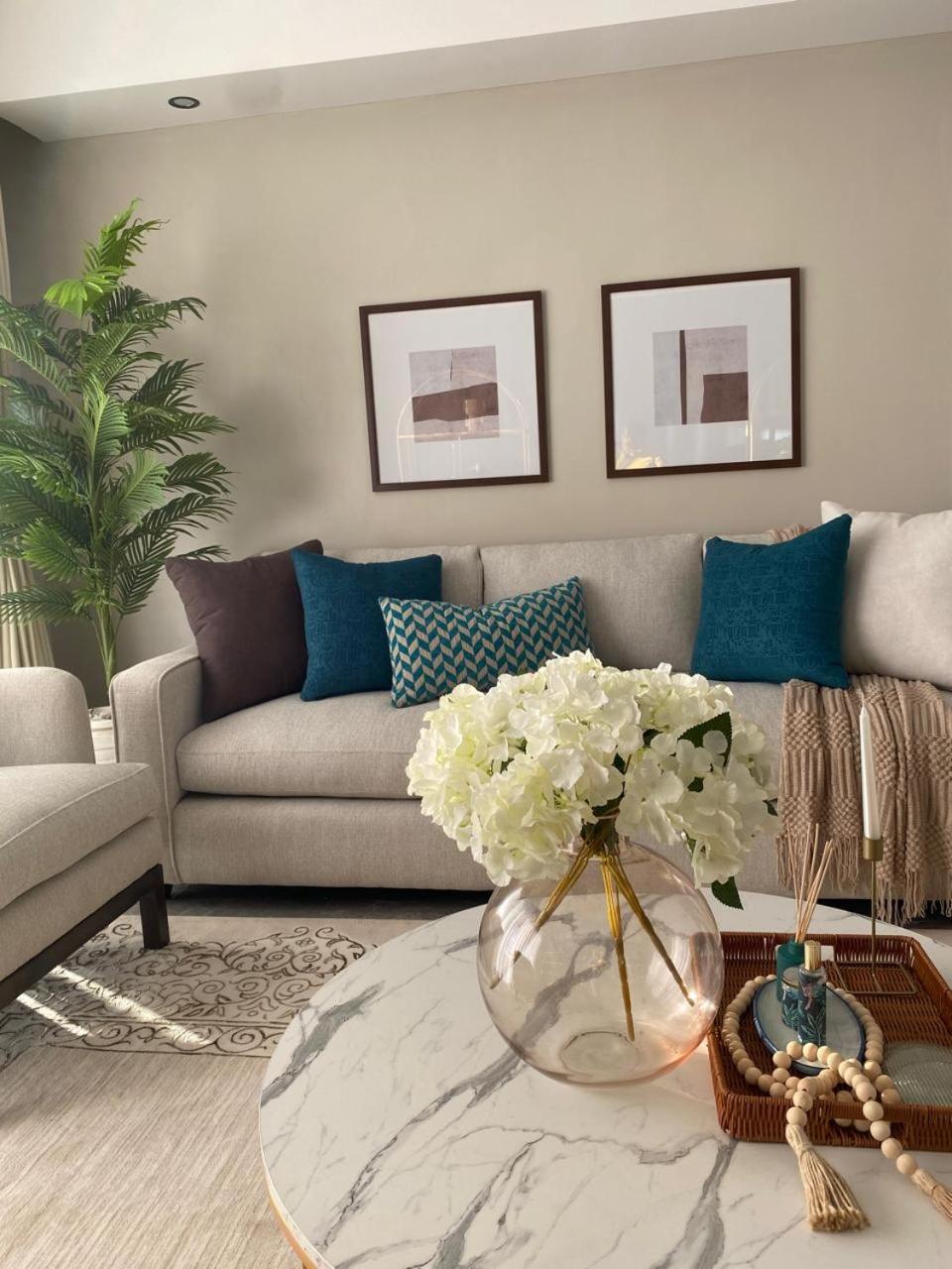 Elegant apartment in Nairobi, Apple Tree Apartments - 5 Star AirBB host - Park View near JKIA view 3