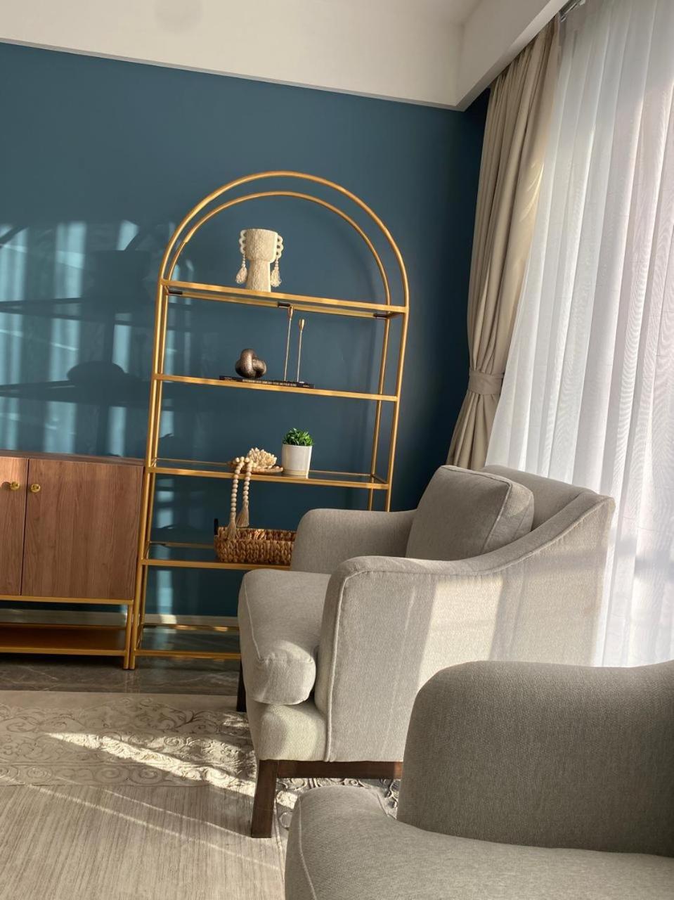 Elegant apartment in Nairobi, Apple Tree Apartments - 5 Star AirBB host - Park View near JKIA view 4