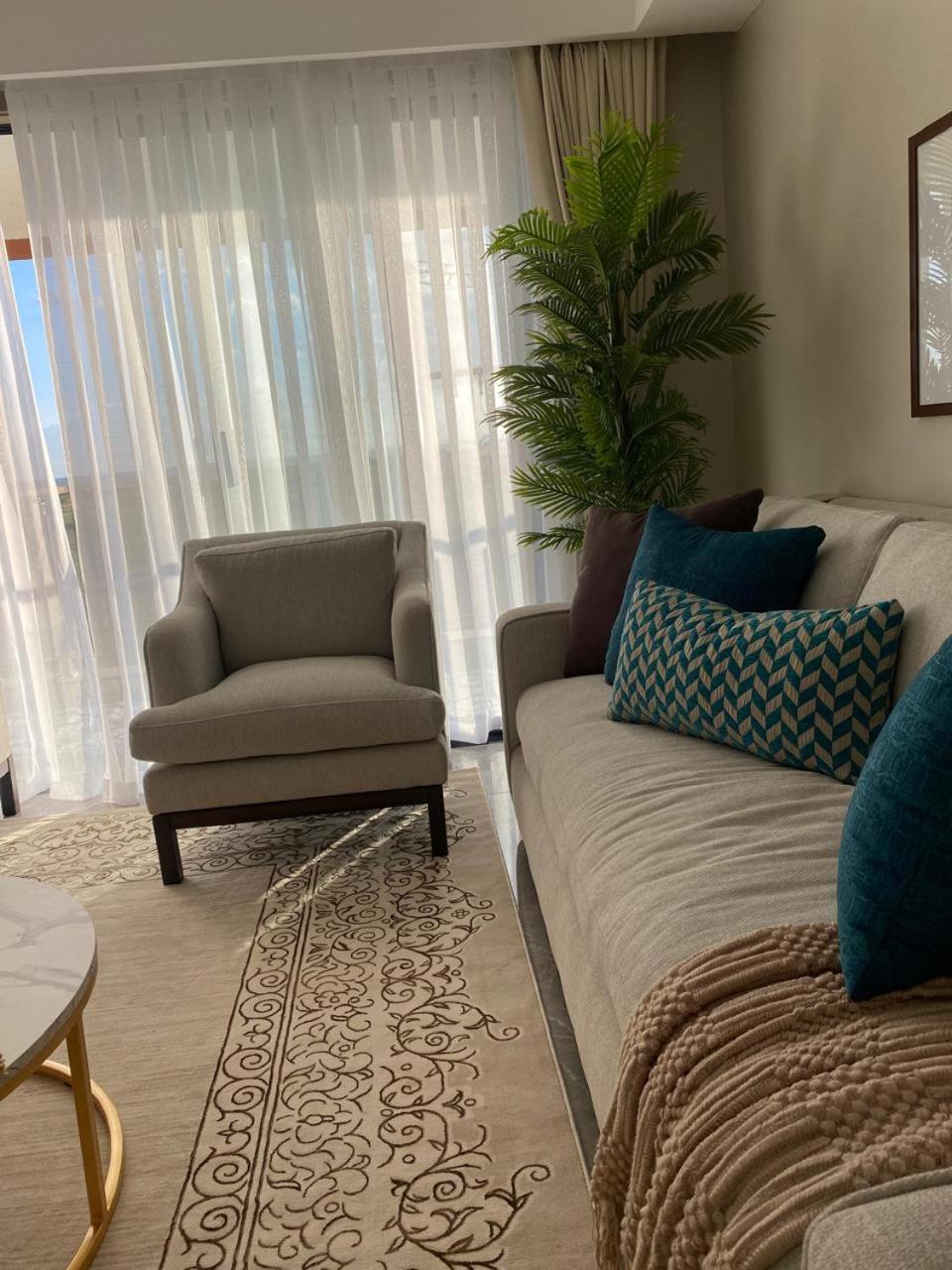 Elegant apartment in Nairobi, Apple Tree Apartments - 5 Star AirBB host - Park View near JKIA view 5