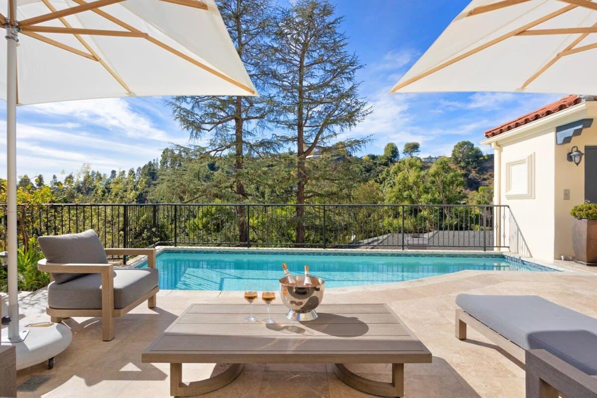 Chateau Beverly Hills by Stay Awhile Villas