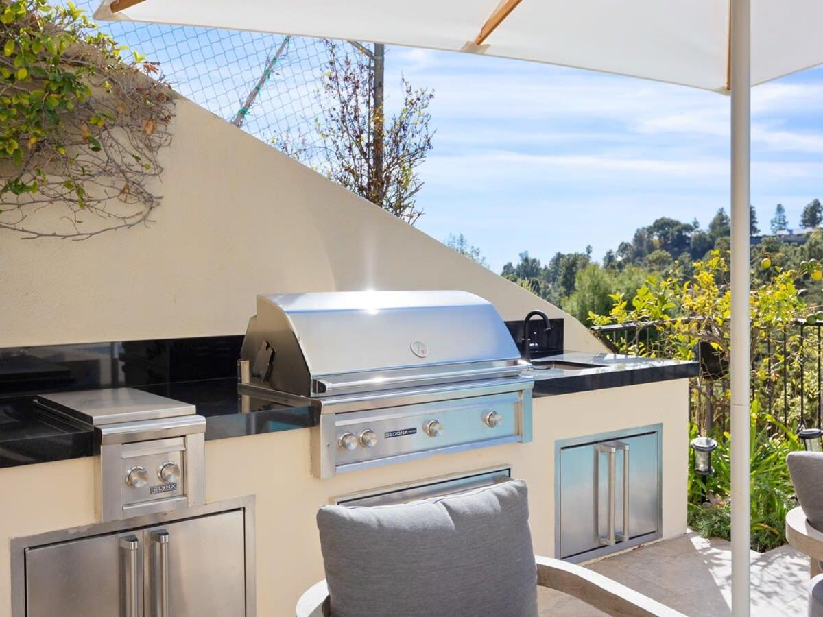 Chateau Beverly Hills by Stay Awhile Villas