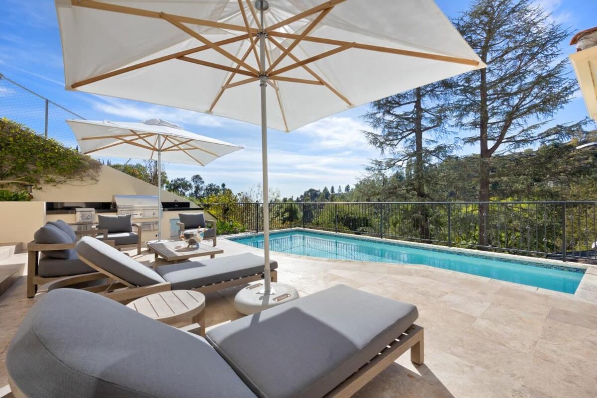 Chateau Beverly Hills by Stay Awhile Villas