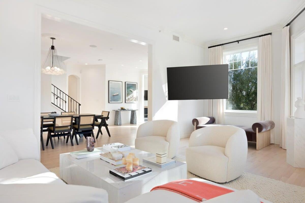 Chateau Beverly Hills by Stay Awhile Villas