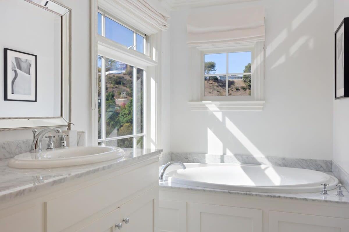 Chateau Beverly Hills by Stay Awhile Villas