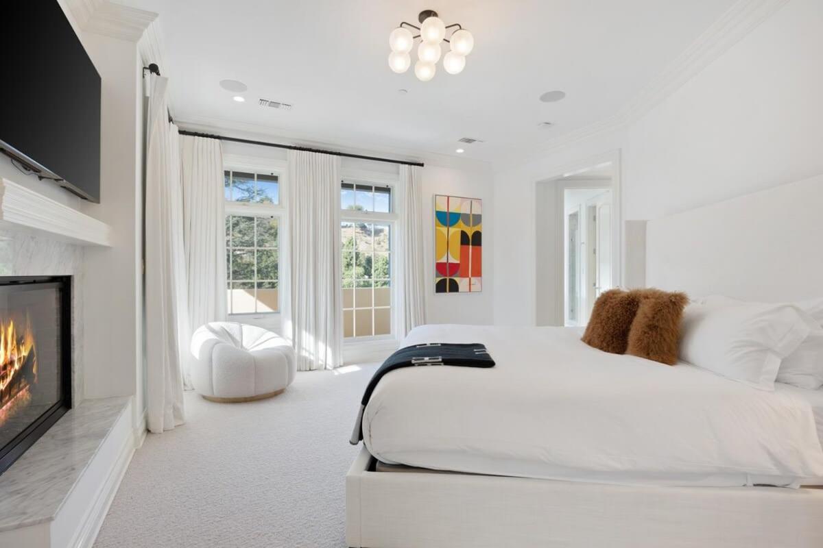 Chateau Beverly Hills by Stay Awhile Villas