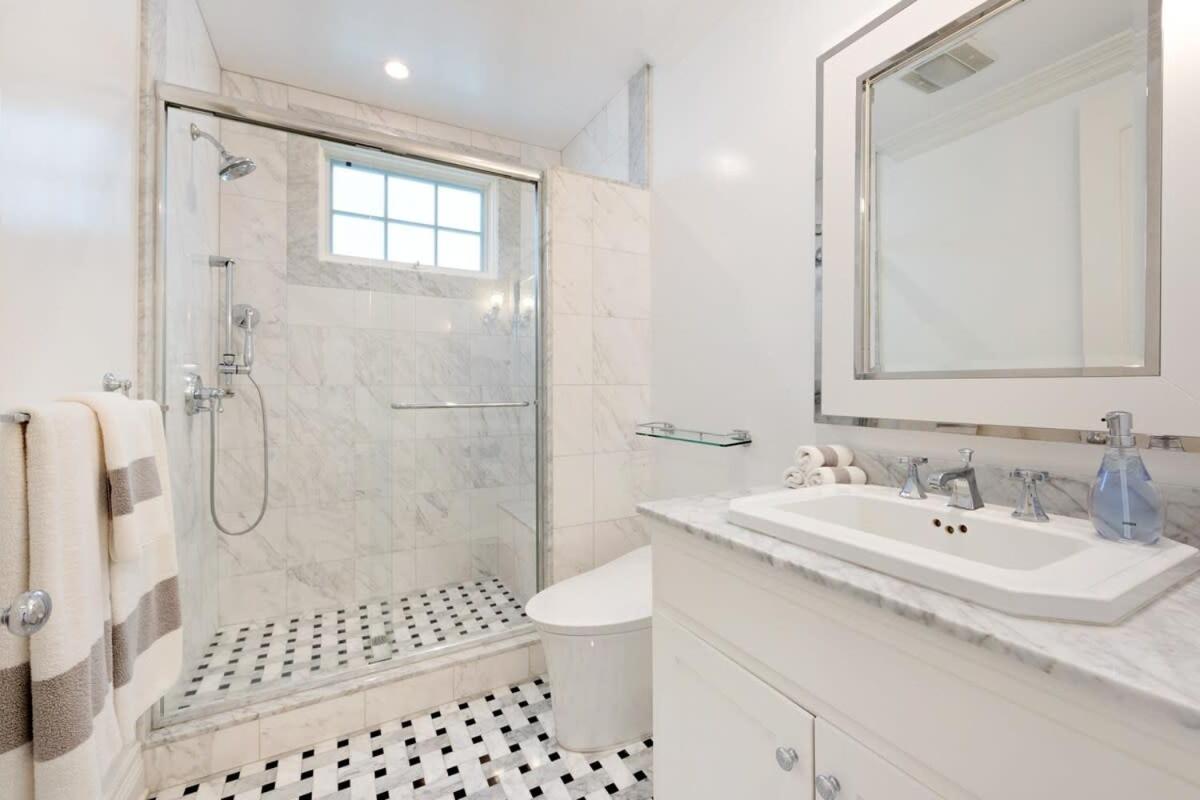 Chateau Beverly Hills by Stay Awhile Villas