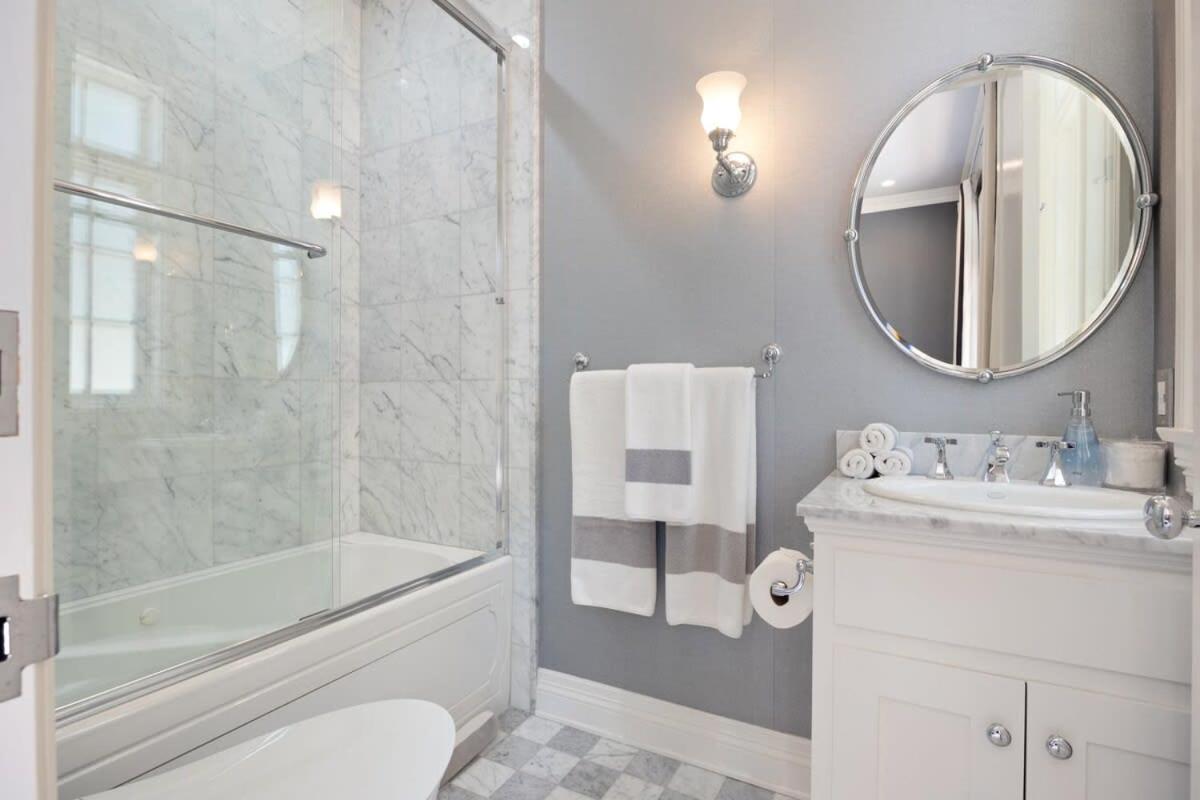 Chateau Beverly Hills by Stay Awhile Villas