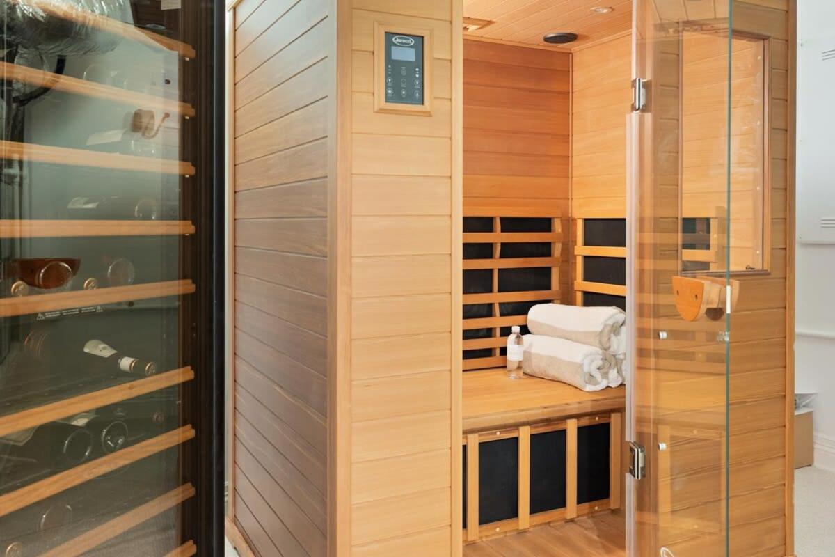 Chateau Beverly Hills by Stay Awhile Villas
