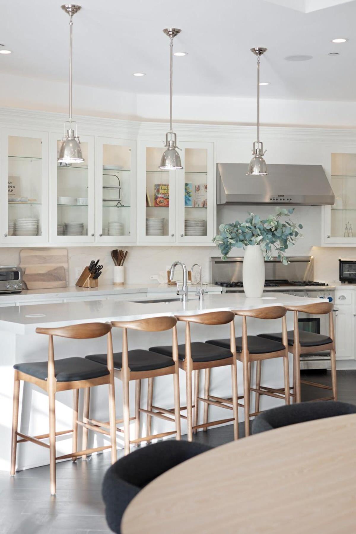 Chateau Beverly Hills by Stay Awhile Villas