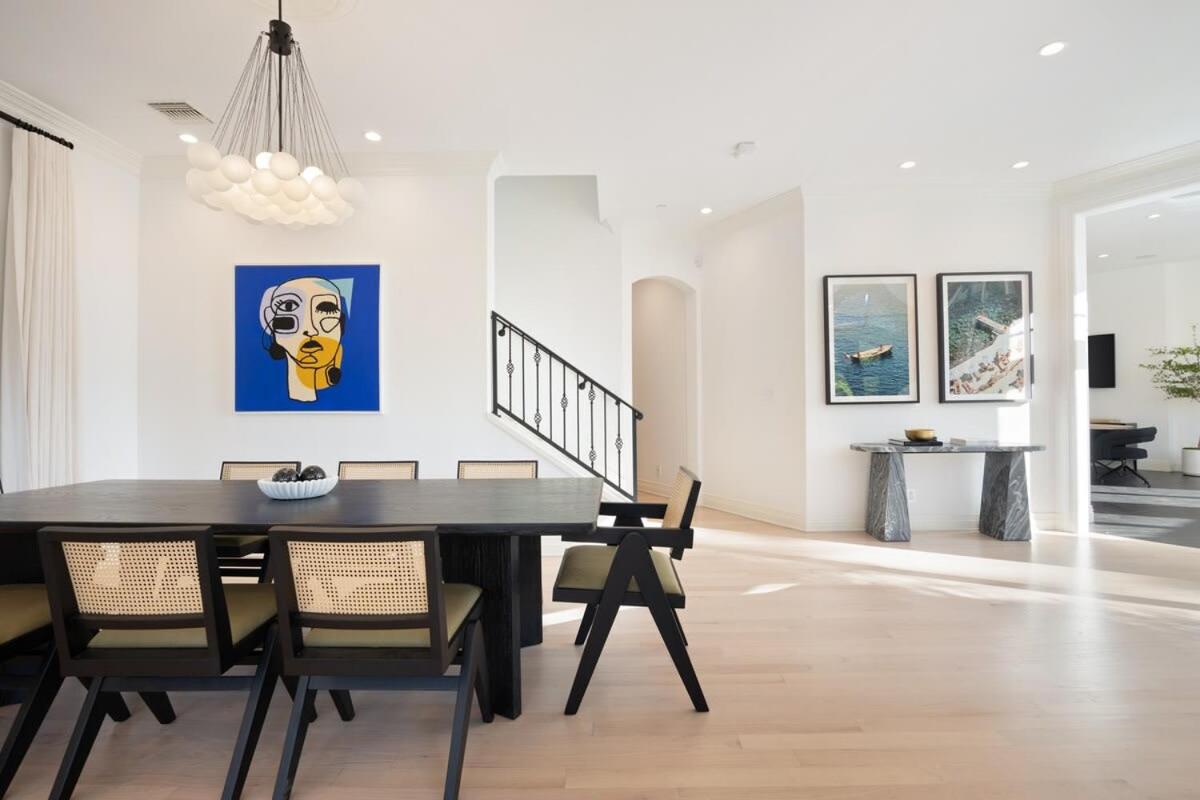 Chateau Beverly Hills by Stay Awhile Villas