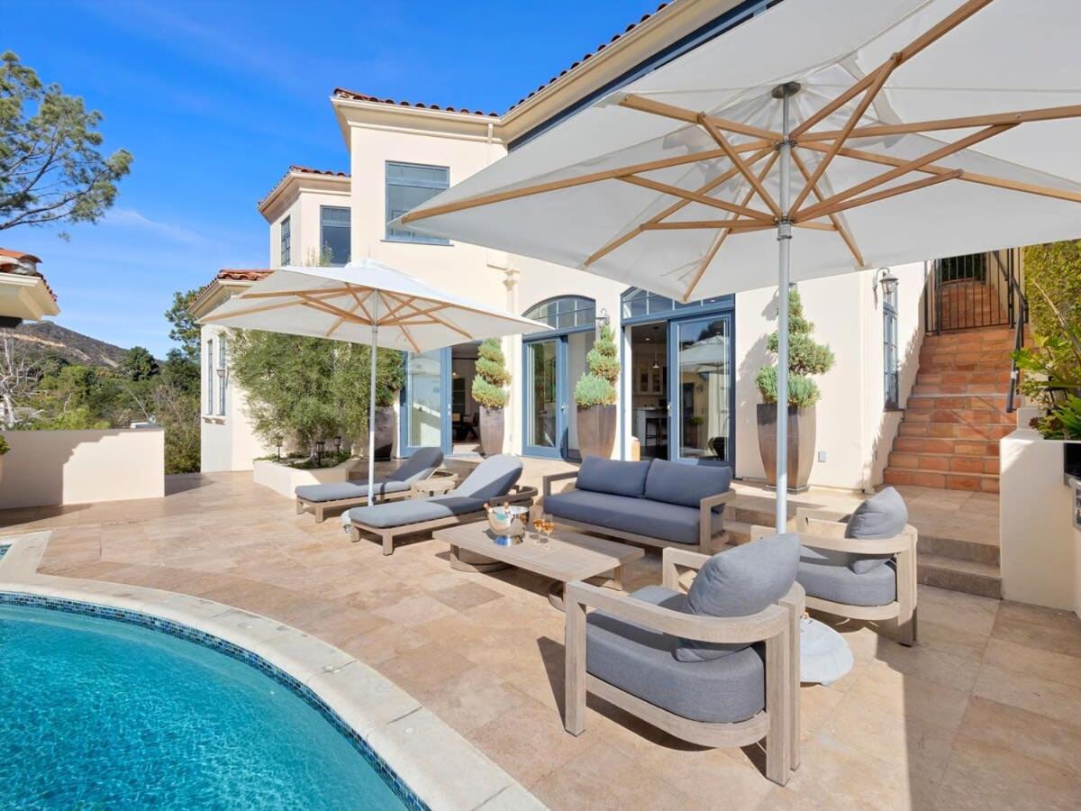 Chateau Beverly Hills by Stay Awhile Villas
