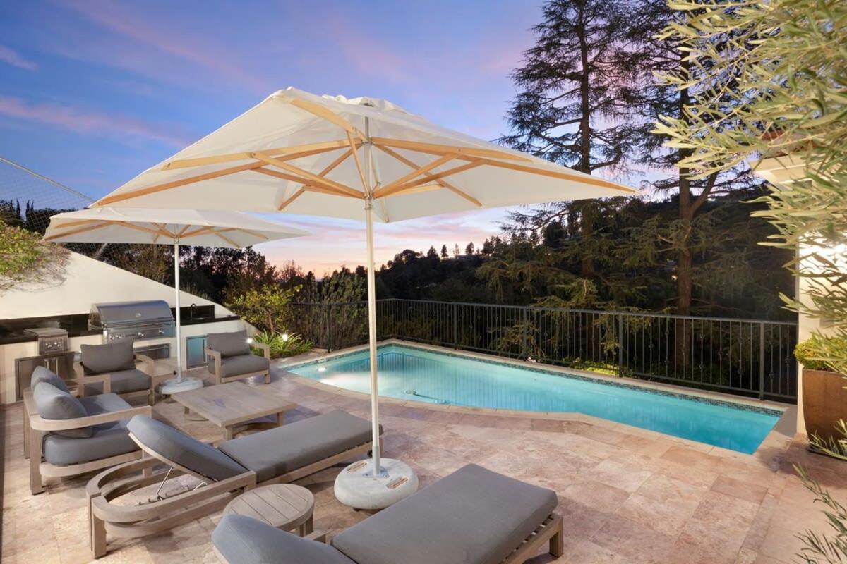 Chateau Beverly Hills by Stay Awhile Villas