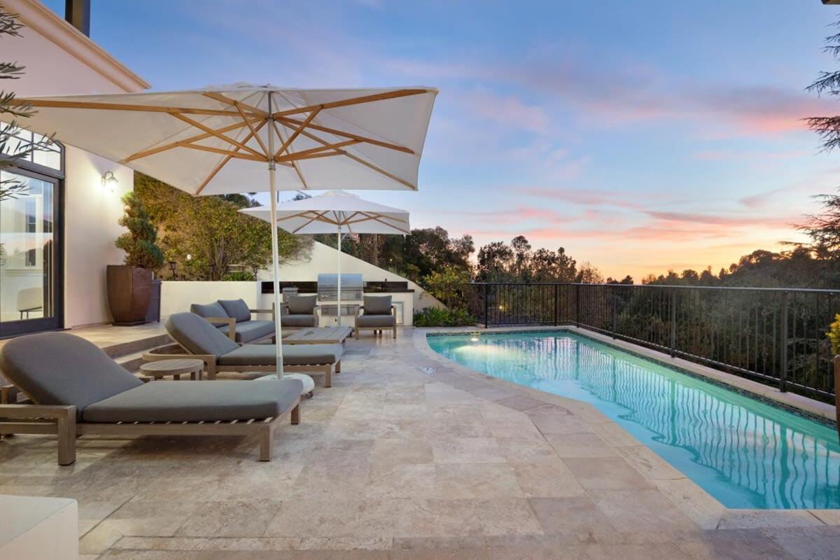 Chateau Beverly Hills by Stay Awhile Villas