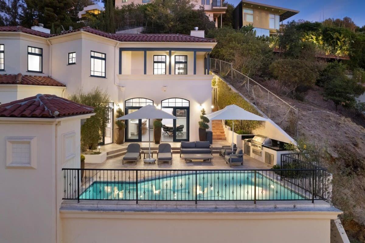 Chateau Beverly Hills by Stay Awhile Villas