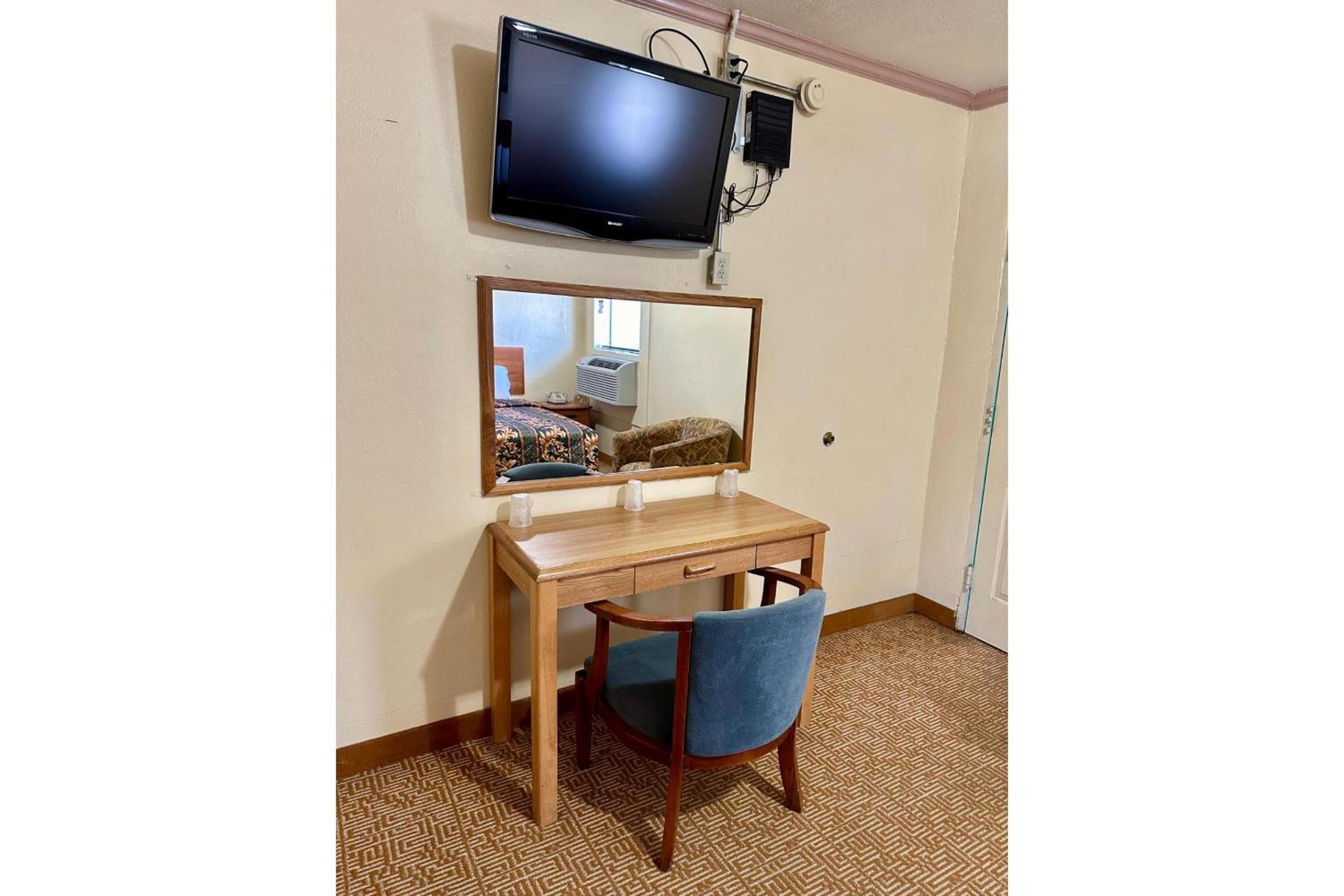 Alamo Oasis Inn and Suites By OYO San Antonio view 5