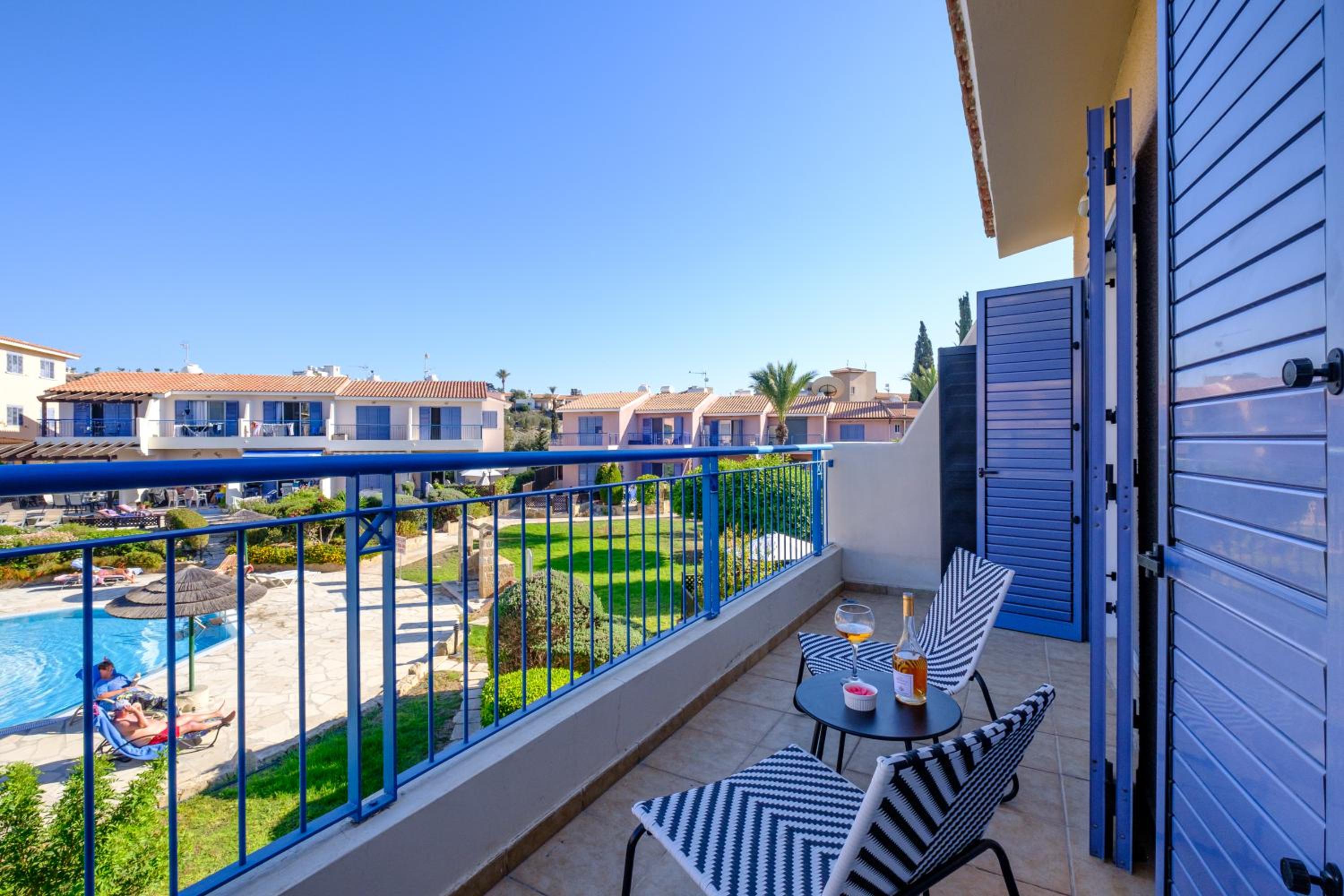 NEW Luxury Townhouse 2BR-2BA Large Terrace & Pool