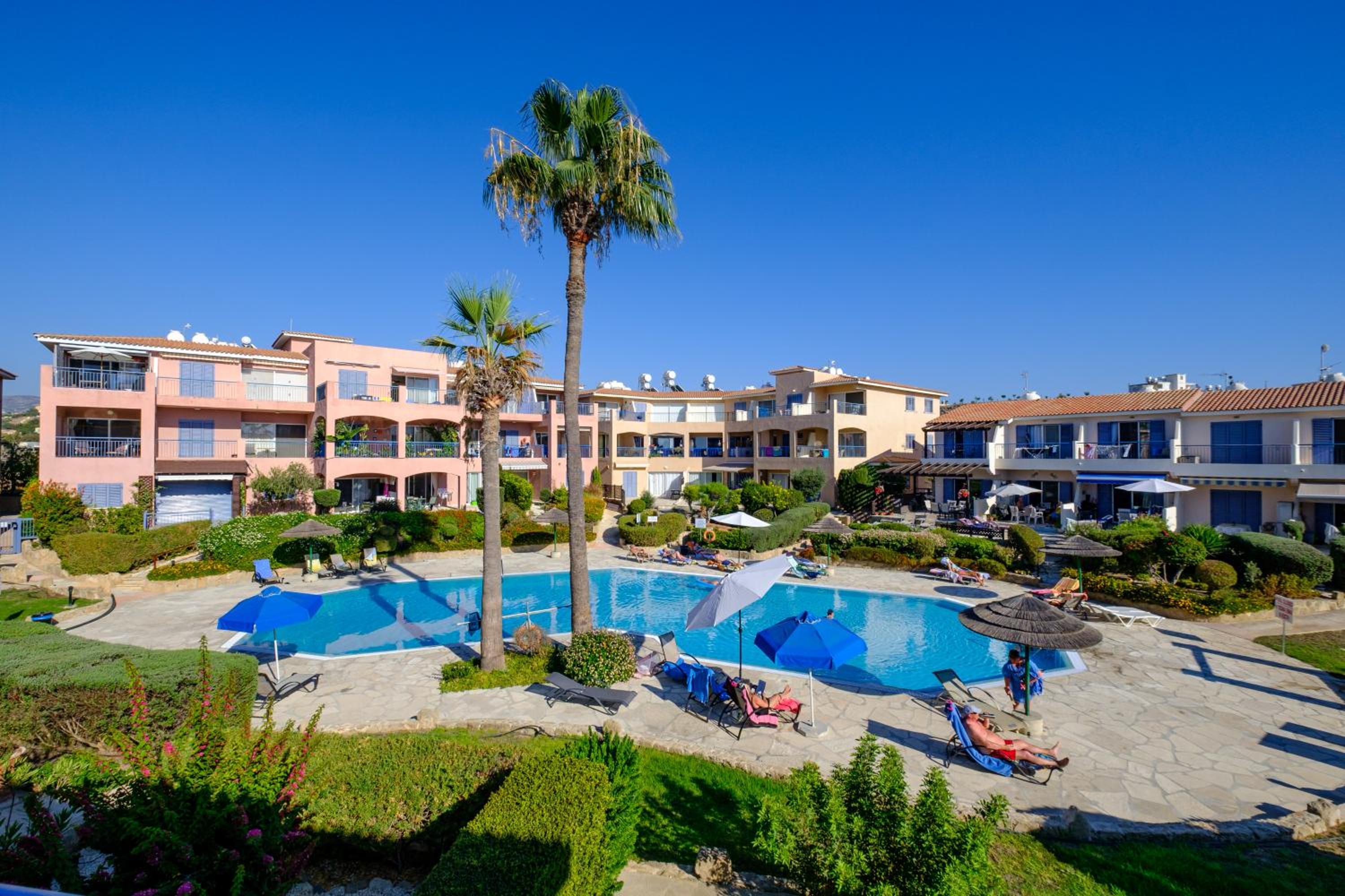 NEW Luxury Townhouse 2BR-2BA Large Terrace & Pool