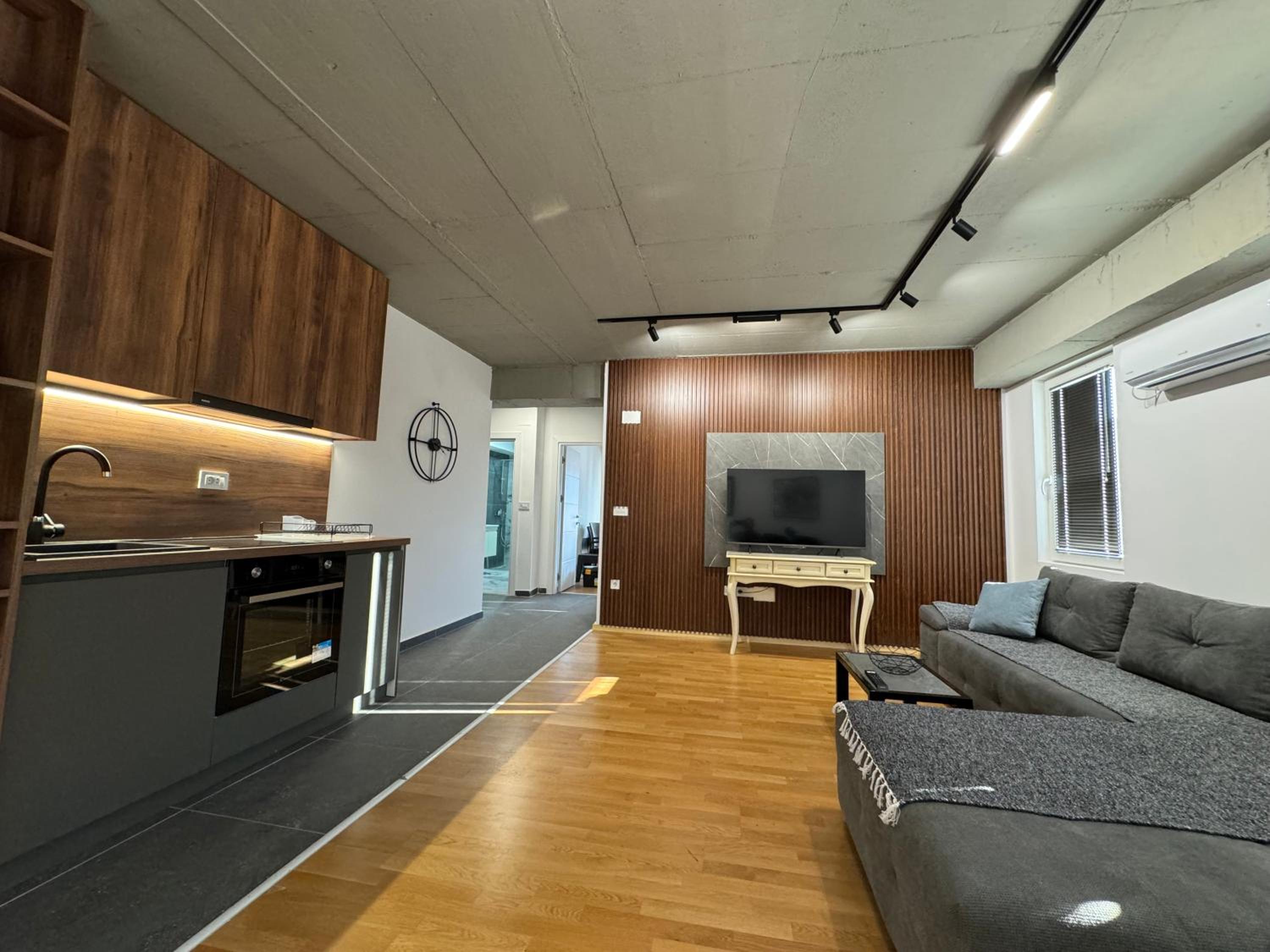 Luxury Apartment IVA VI