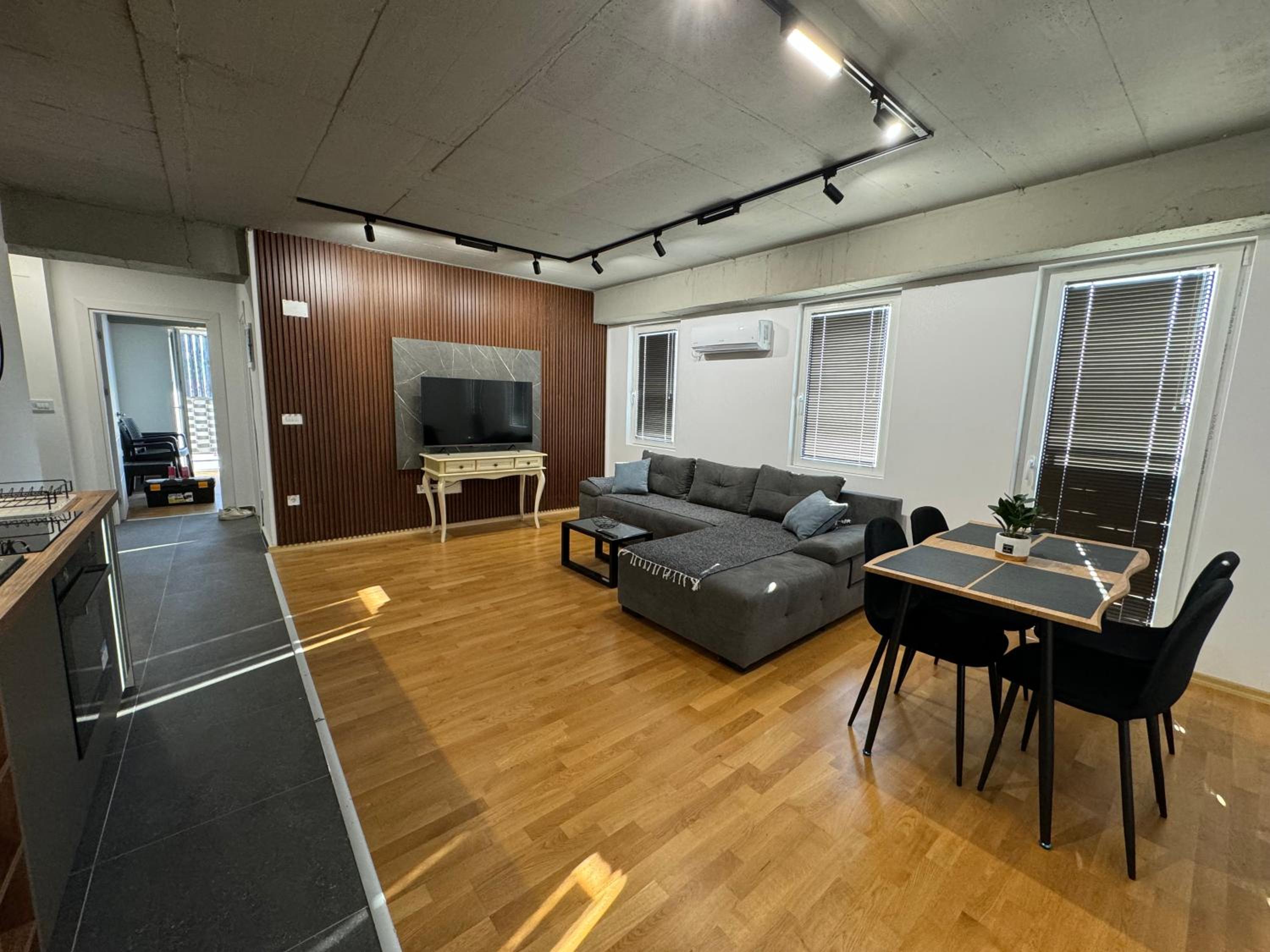 Luxury Apartment IVA VI