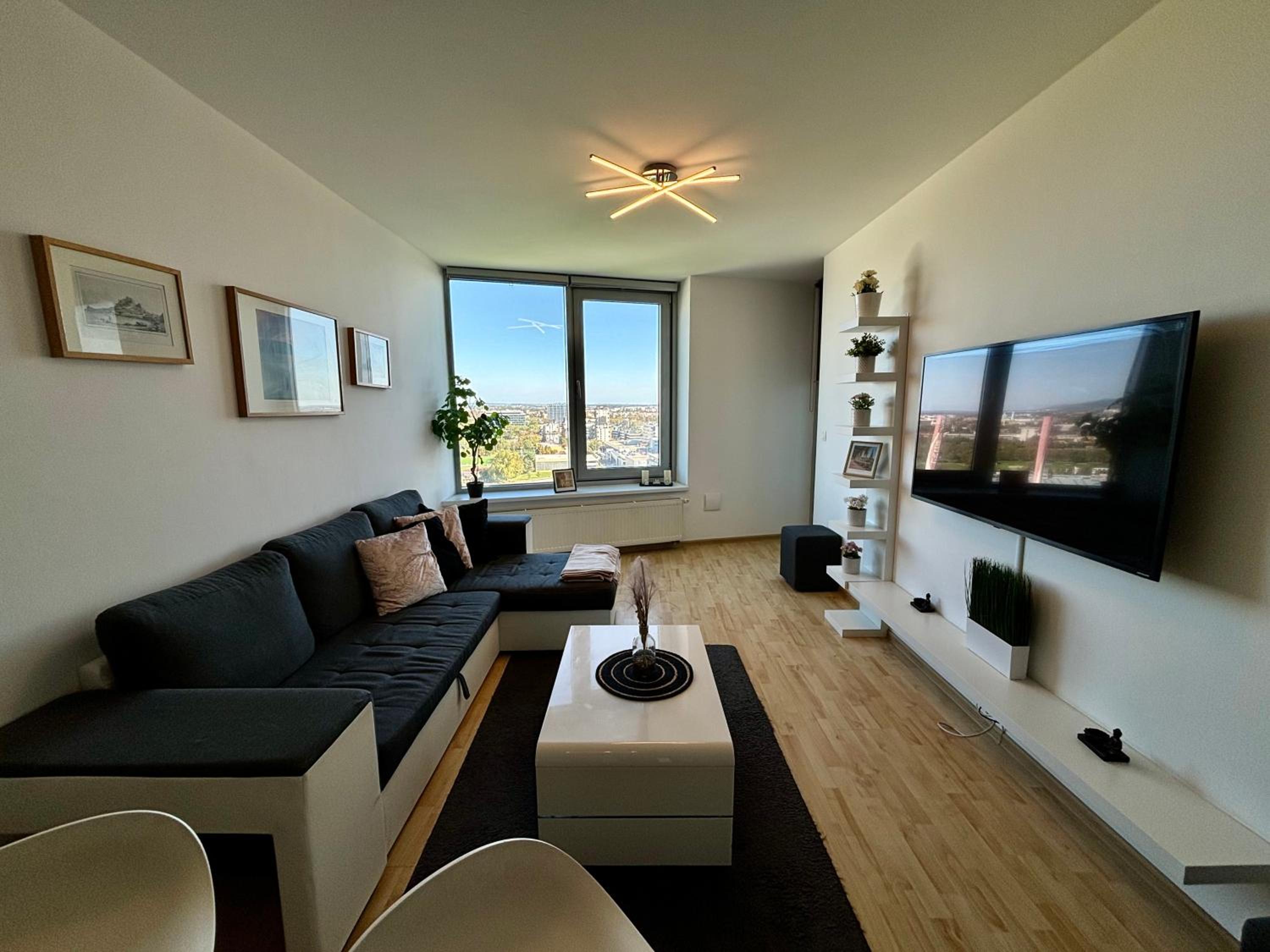Three towers with beautiful view and parking!