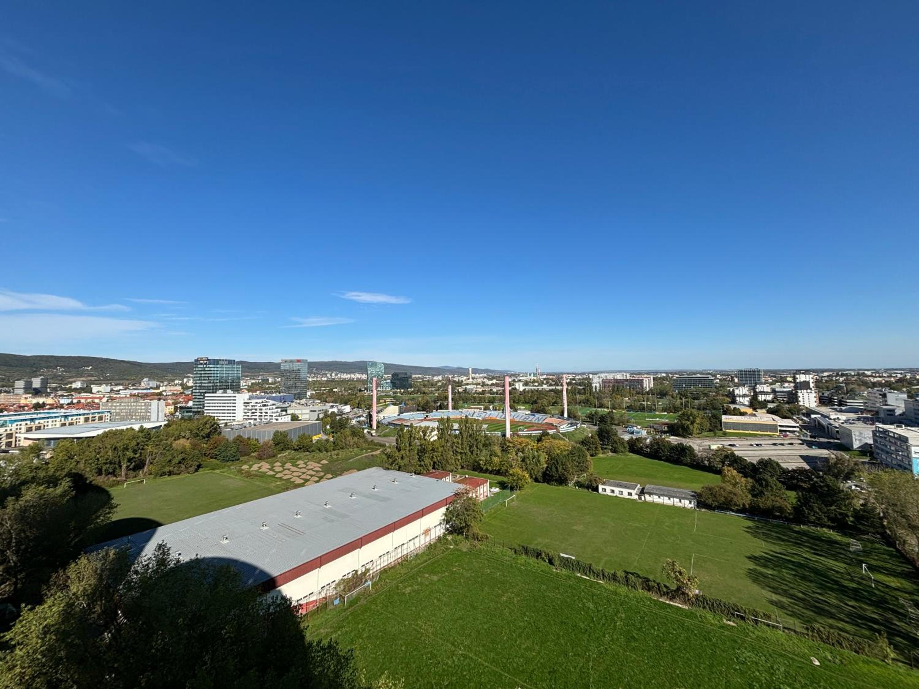 Three towers with beautiful view and parking!