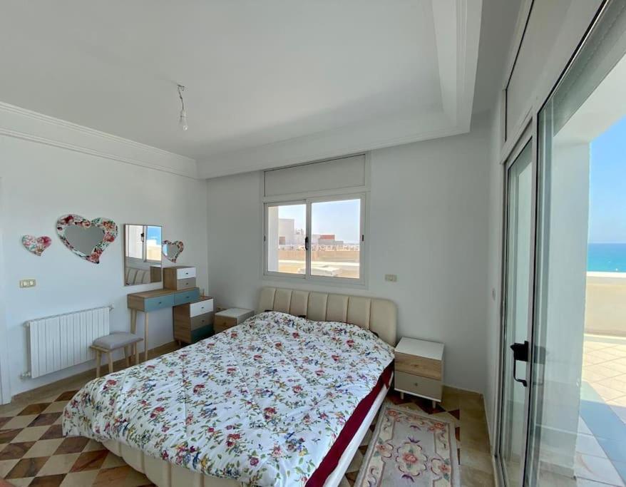 Penthouse waterfront apartment with large terrace