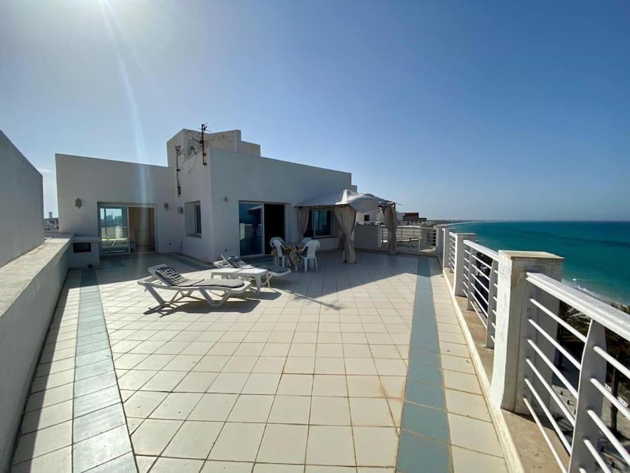 Penthouse waterfront apartment with large terrace