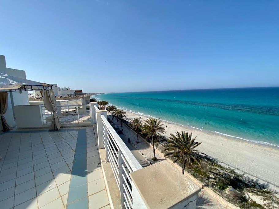 Penthouse waterfront apartment with large terrace