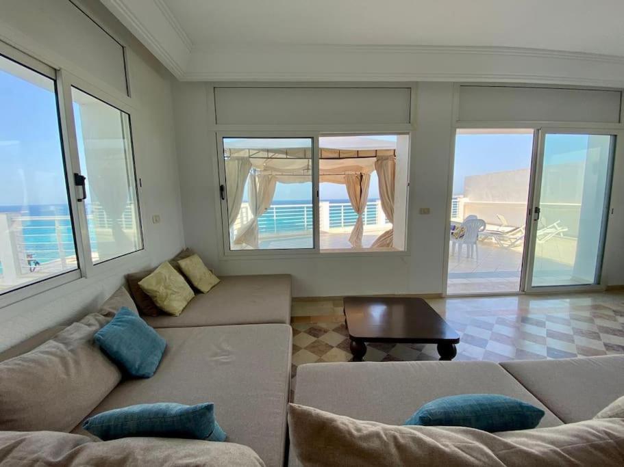 Penthouse waterfront apartment with large terrace
