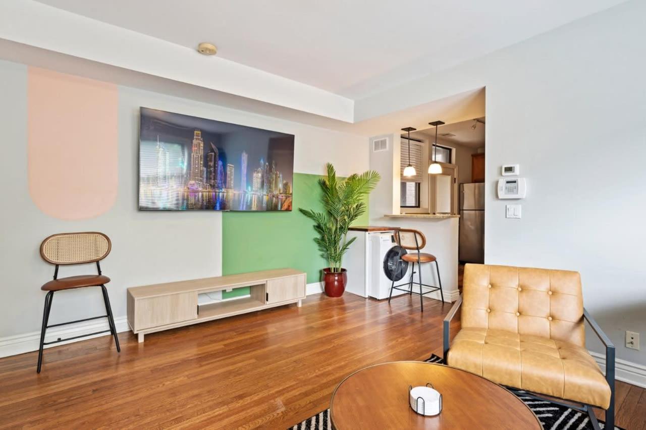 Designer Apartment 10 Min Walk to Wrigley photo 2