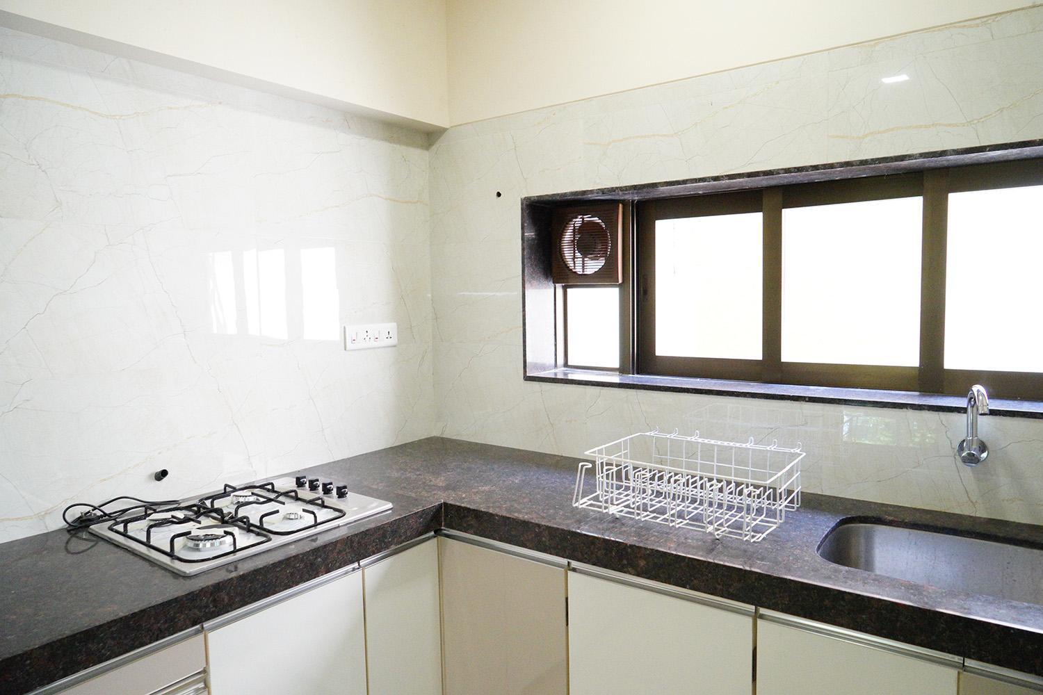 Large, Modern, Private 3BHK, Khar West, Mumbai view 4