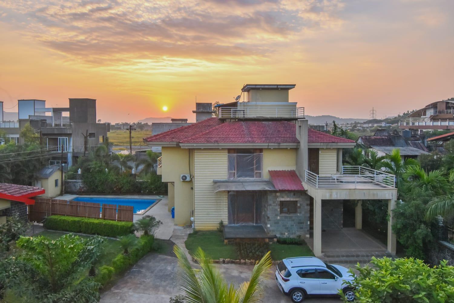 Lifeline Villas - Luxurious Taraangan 4 Mountain View Villa With Biggest Pool And Huge Open Area view 2
